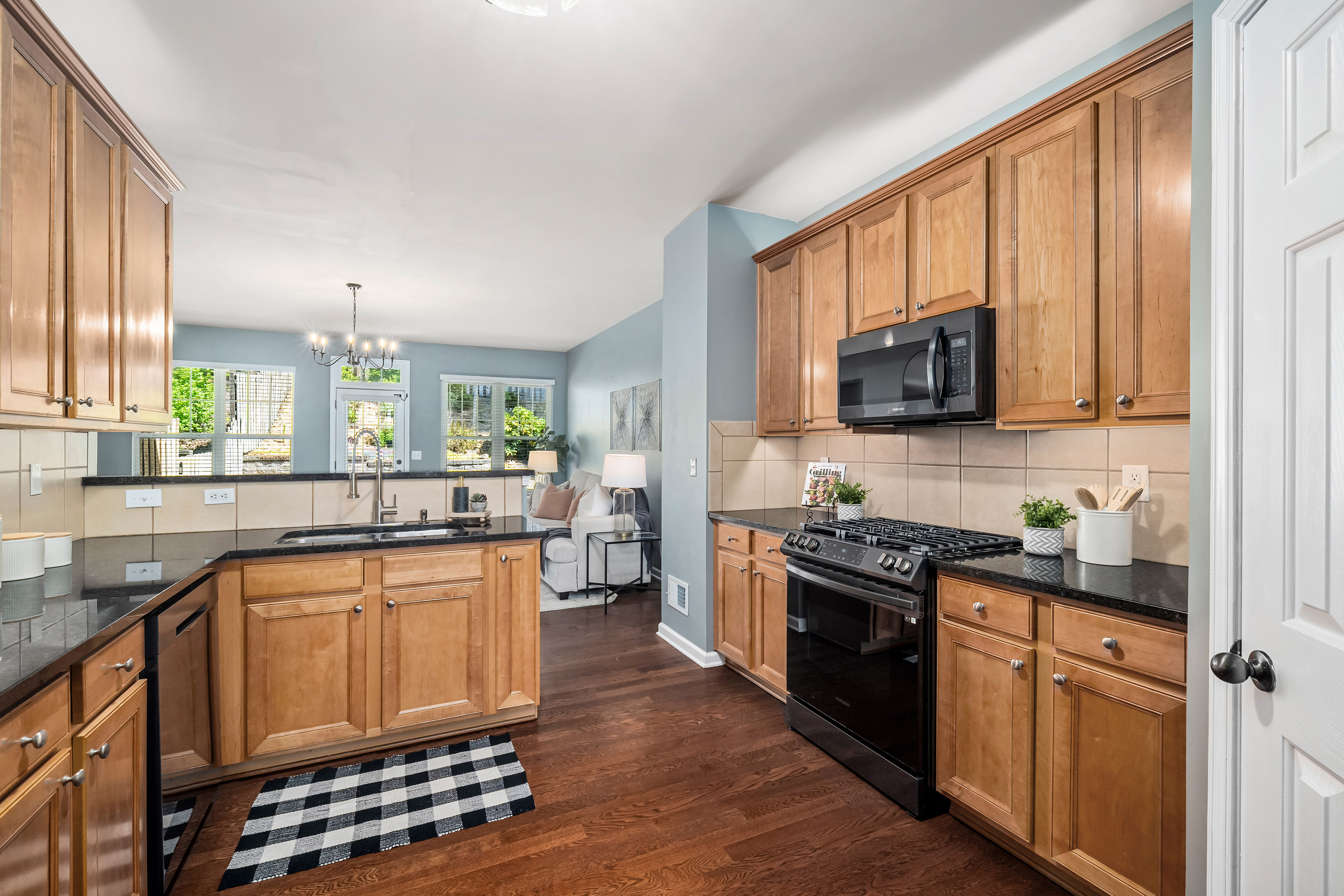  Beautifully Appointed End-Unit Townhome - 物件實景