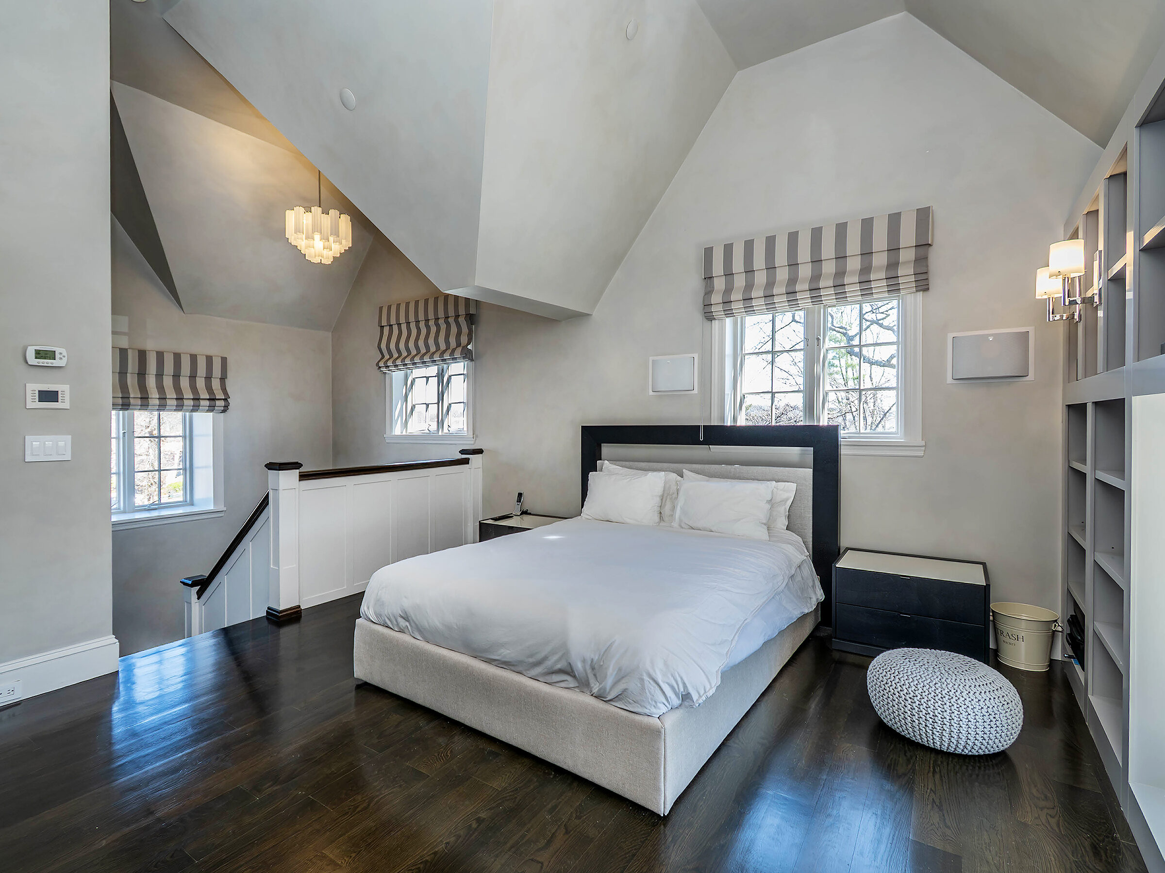  155 Estate Court, Roslyn Heights, NY, 11577 - 物件實景