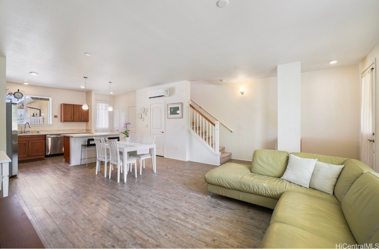 Kapolei, Hawaii, 96707, United States, 2 Bedrooms Bedrooms, ,3 BathroomsBathrooms,Residential,For Sale,1947306