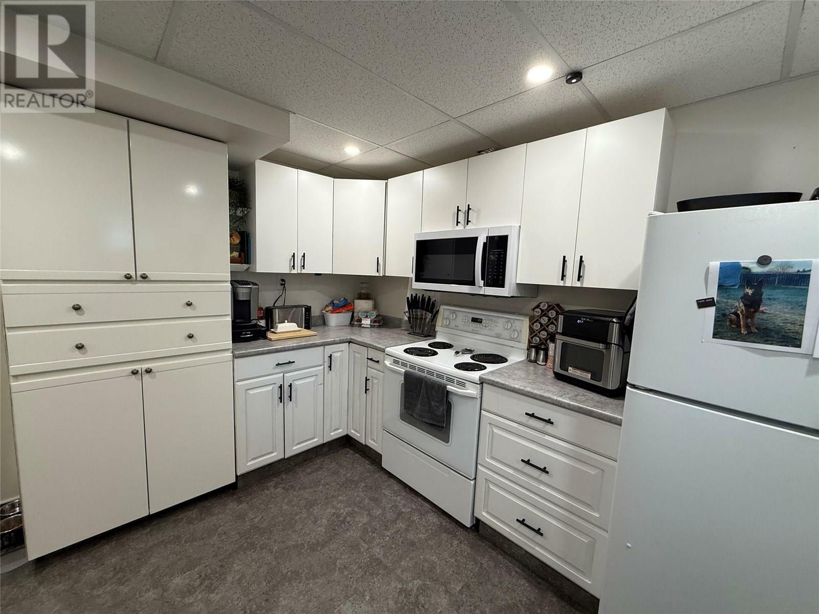 KAMLOOPS, British Columbia, V2H 1L4, CA, 4 Bedrooms Bedrooms, ,2 BathroomsBathrooms,Residential,For Sale,1874935