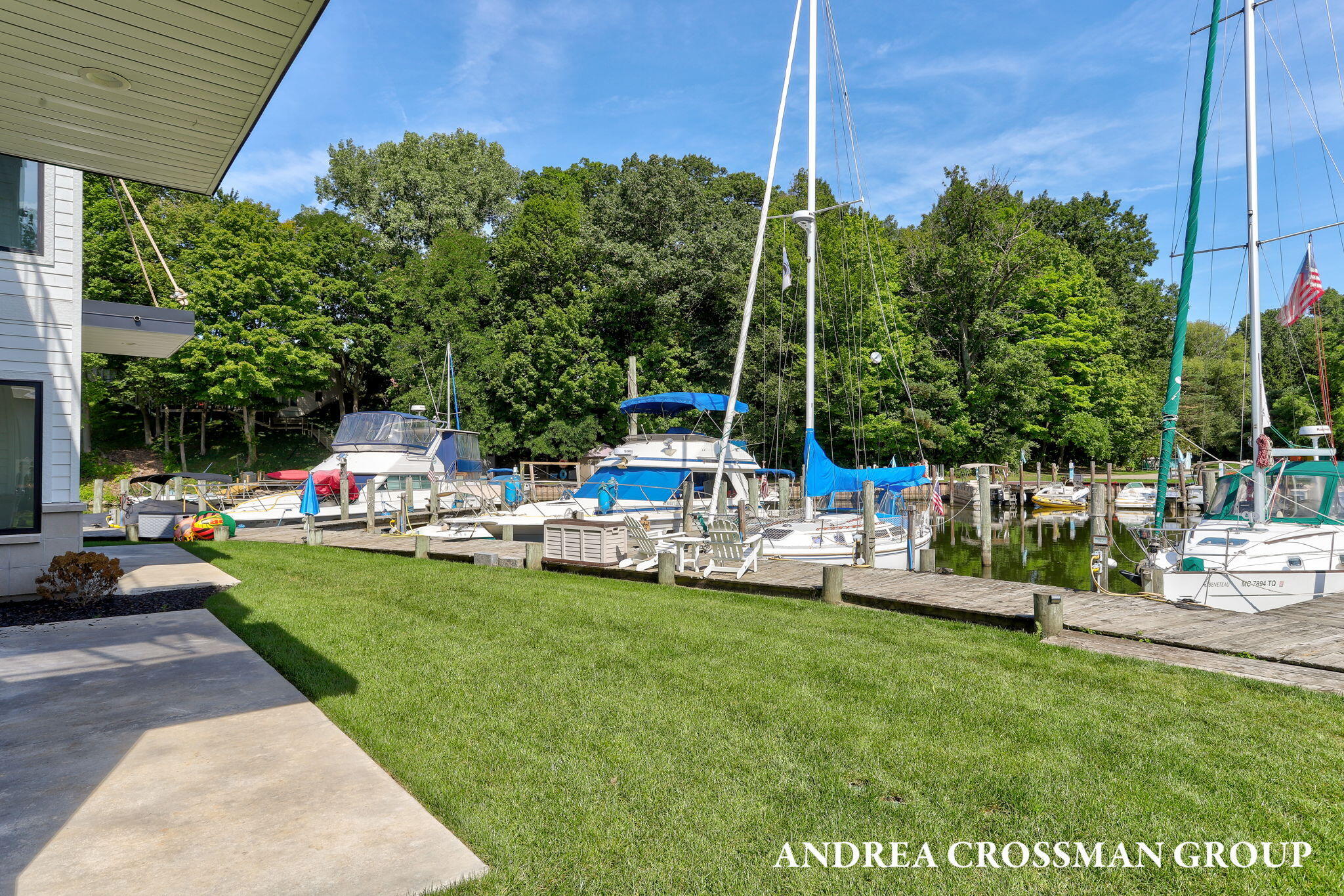 South Haven, Michigan, 49090, United States, 3 Bedrooms Bedrooms, ,3 BathroomsBathrooms,Residential,For Sale,1987512