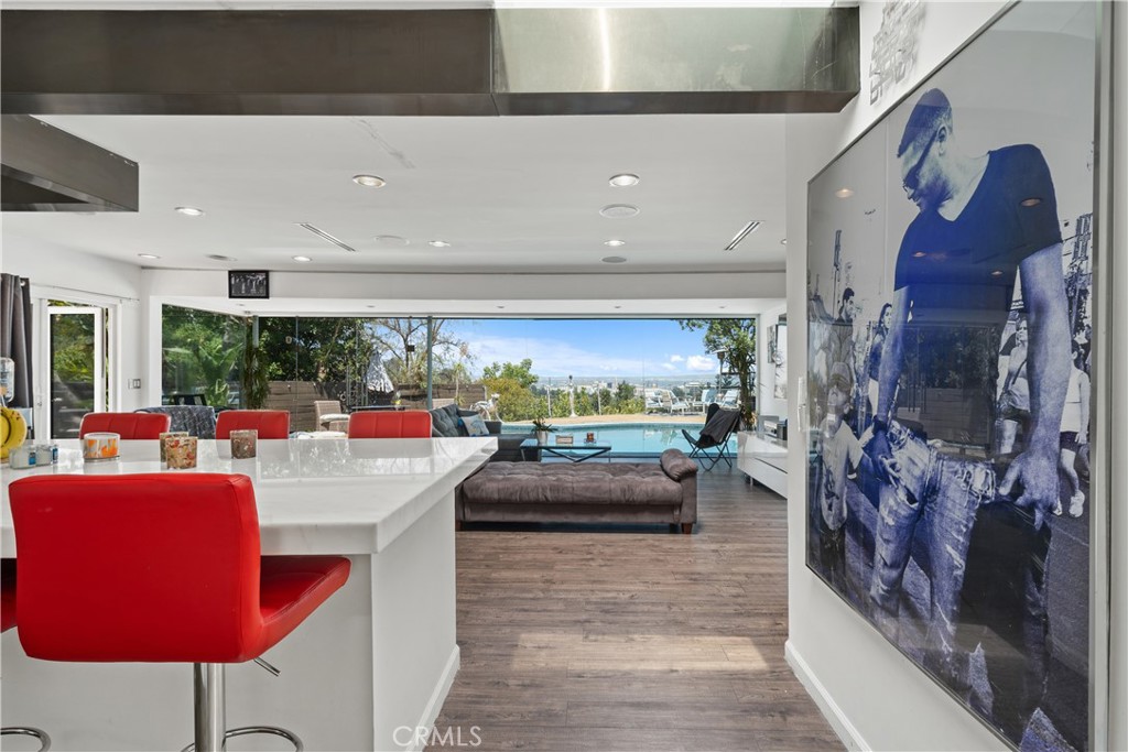 Los Angeles, California, 90068, United States, 2 Bedrooms Bedrooms, ,2 BathroomsBathrooms,Residential,For Sale,1918041