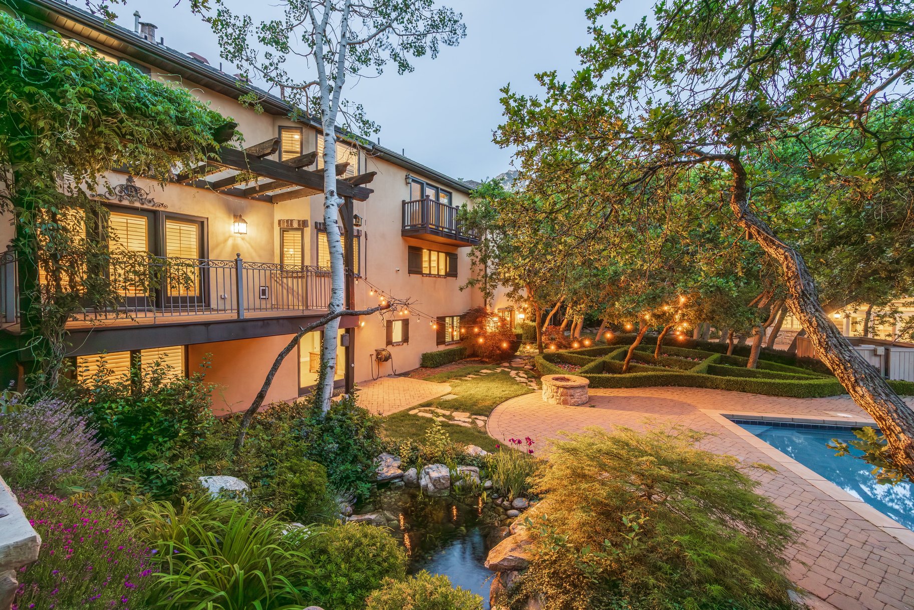  Private Cottonwood Heights Estate with Resort Backyard & Mountain Views - 物件實景