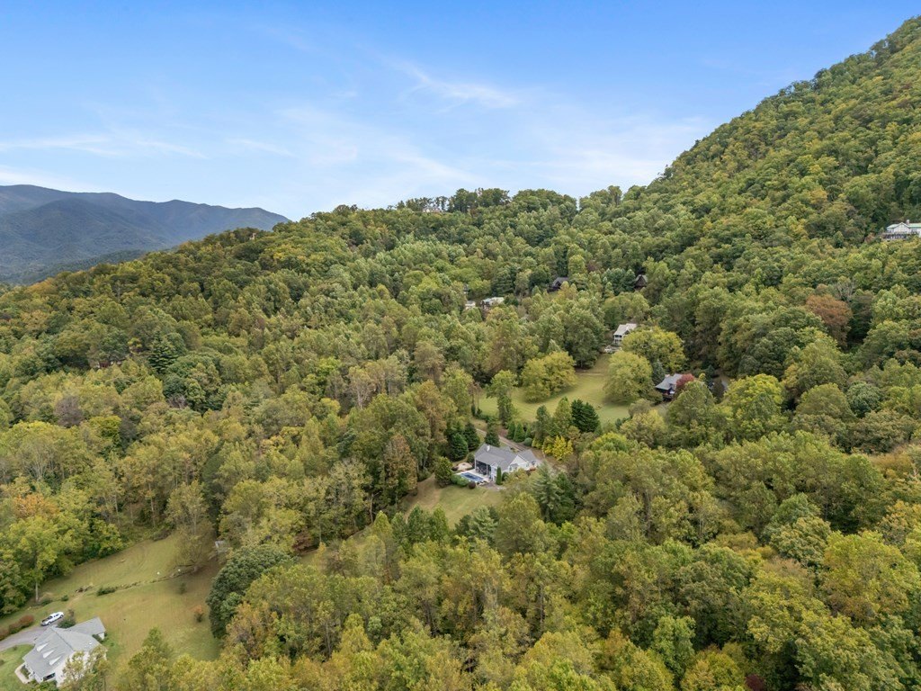 Hayesville, North Carolina, 28904, United States, 3 Bedrooms Bedrooms, ,4 BathroomsBathrooms,Residential,For Sale,1974136