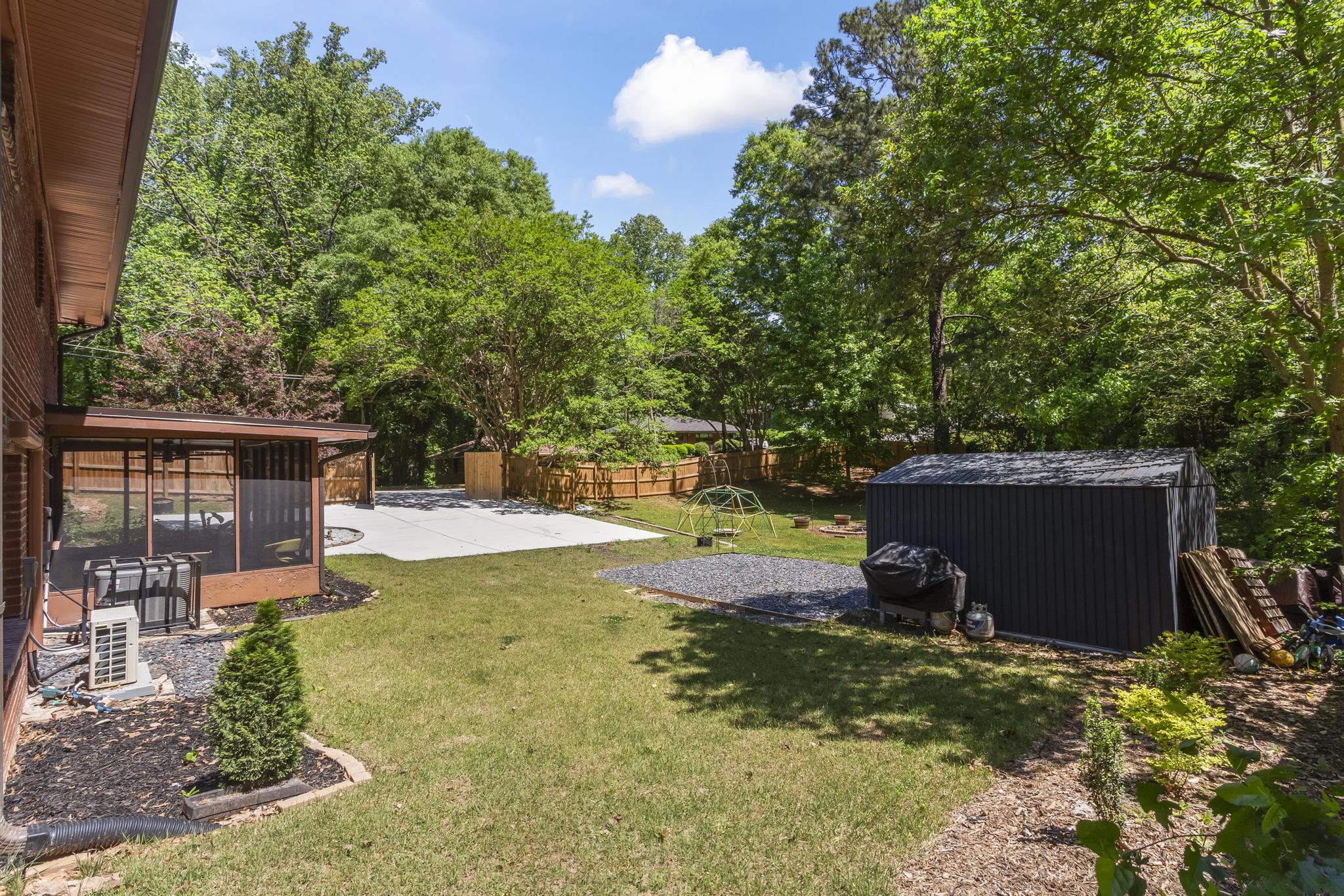  Thoughtfully Designed, Fully Renovated Home - 物件實景