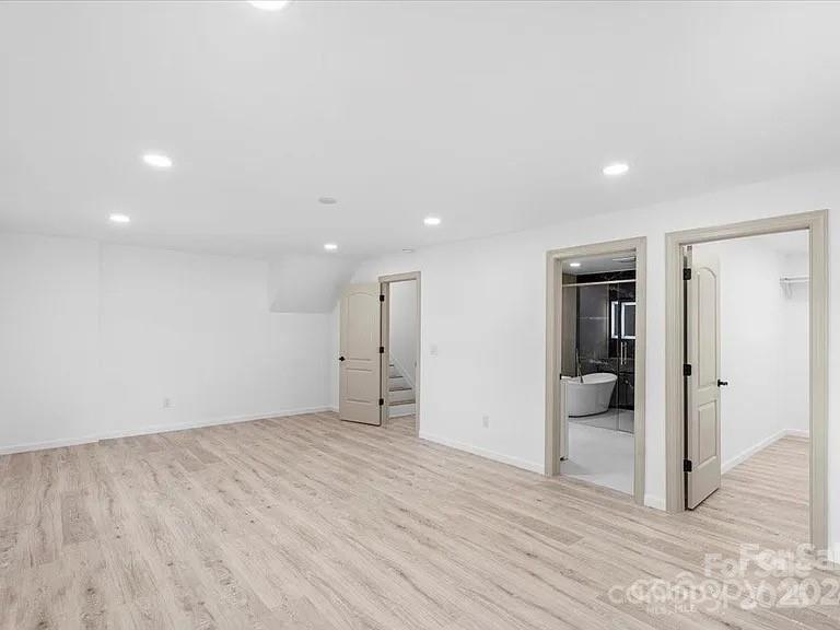 Matthews, North Carolina, 28105, United States, 5 Bedrooms Bedrooms, ,4 BathroomsBathrooms,Residential,For Sale,2003346