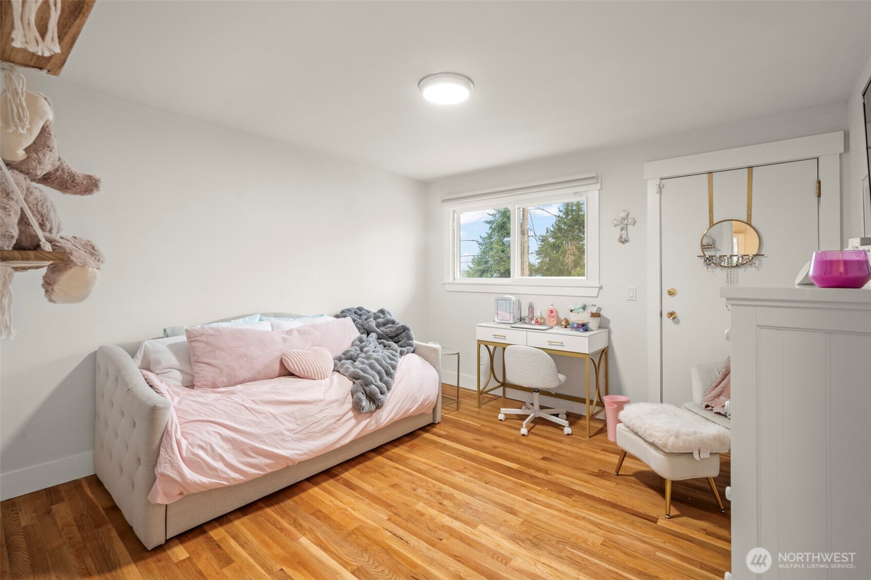 Des Moines, Washington, 98198, United States, 4 Bedrooms Bedrooms, ,2 BathroomsBathrooms,Residential,For Sale,1987867