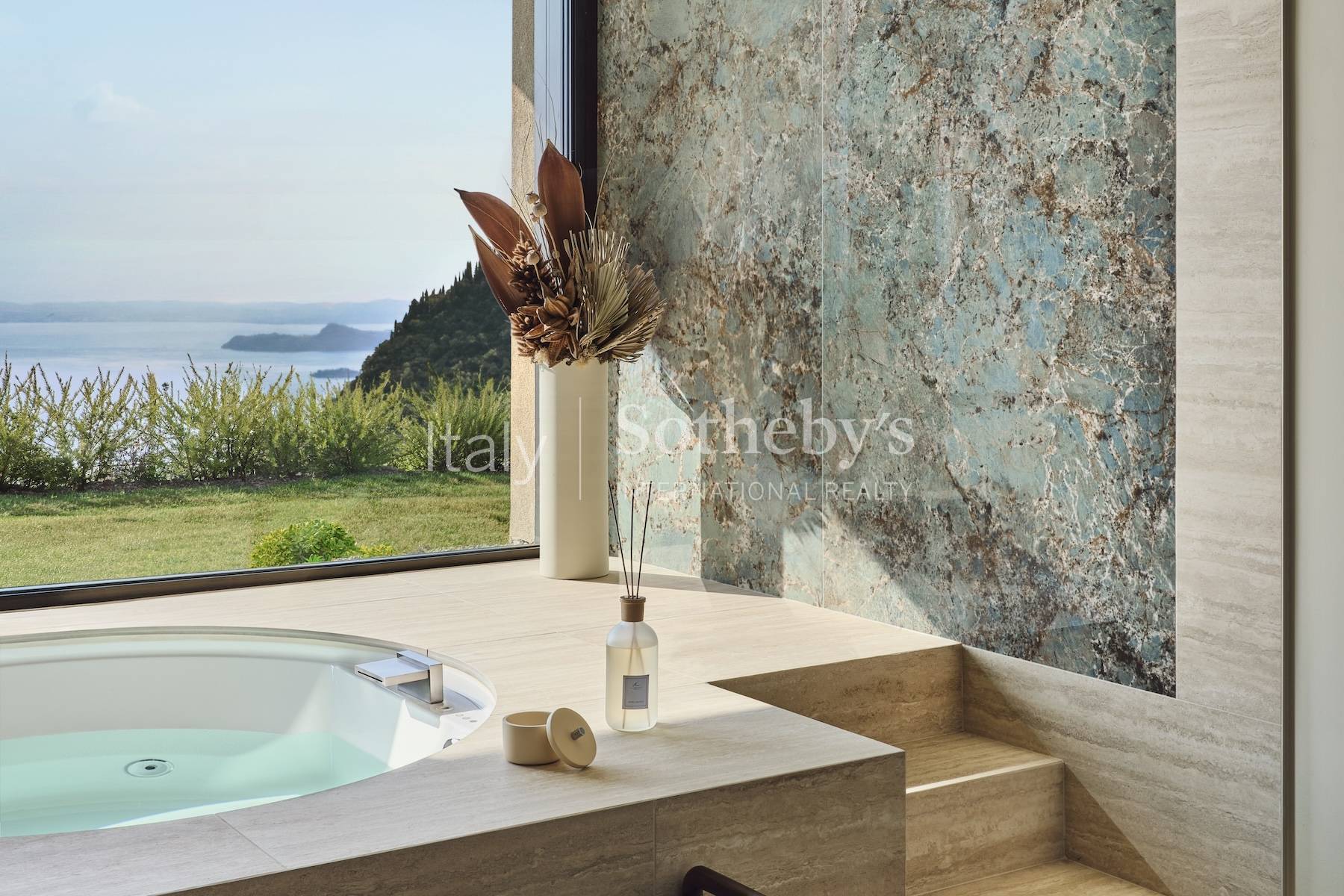  Lake view penthouse with SPA and infinity pool - 物件實景