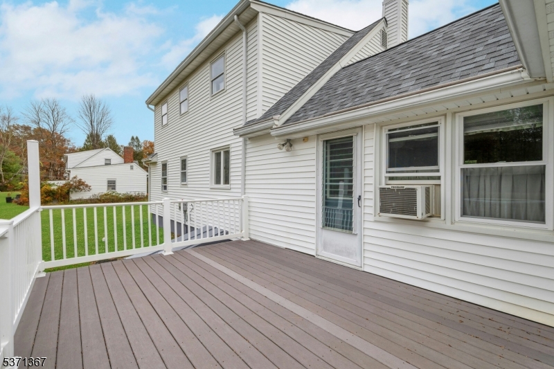 Boonton Twp., New Jersey, 07005, United States, 4 Bedrooms Bedrooms, ,1 BathroomBathrooms,Residential,For Sale,1989252