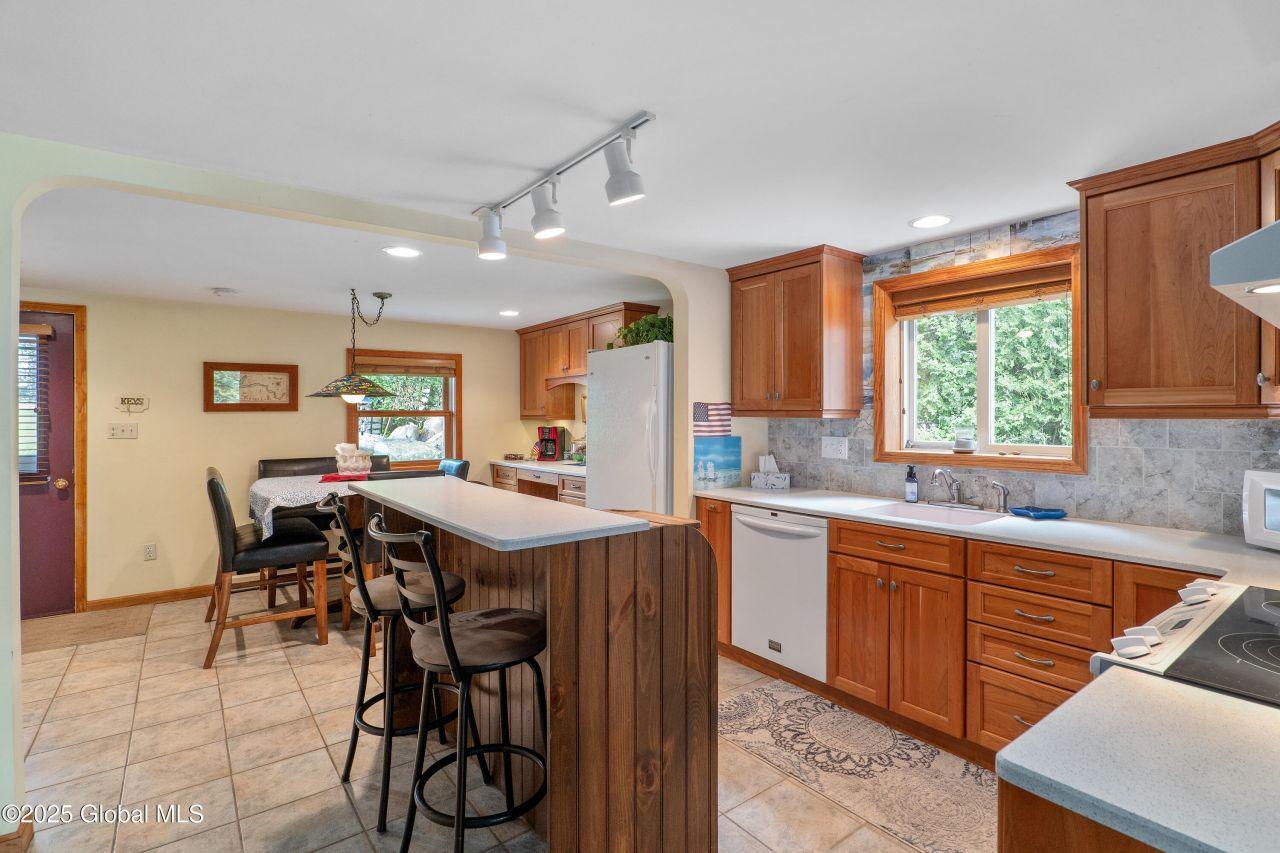 Gloversville, New York, 12078, United States, 2 Bedrooms Bedrooms, ,2 BathroomsBathrooms,Residential,For Sale,1828011