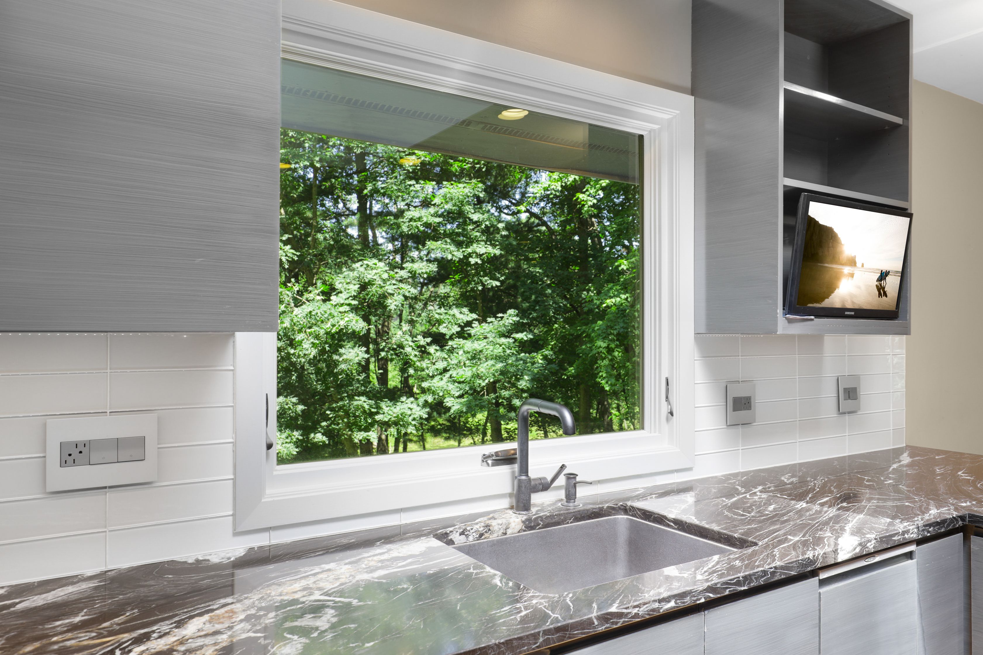  Secluded Wooded Retreat with Beautifully Updated Interiors - 物件實景