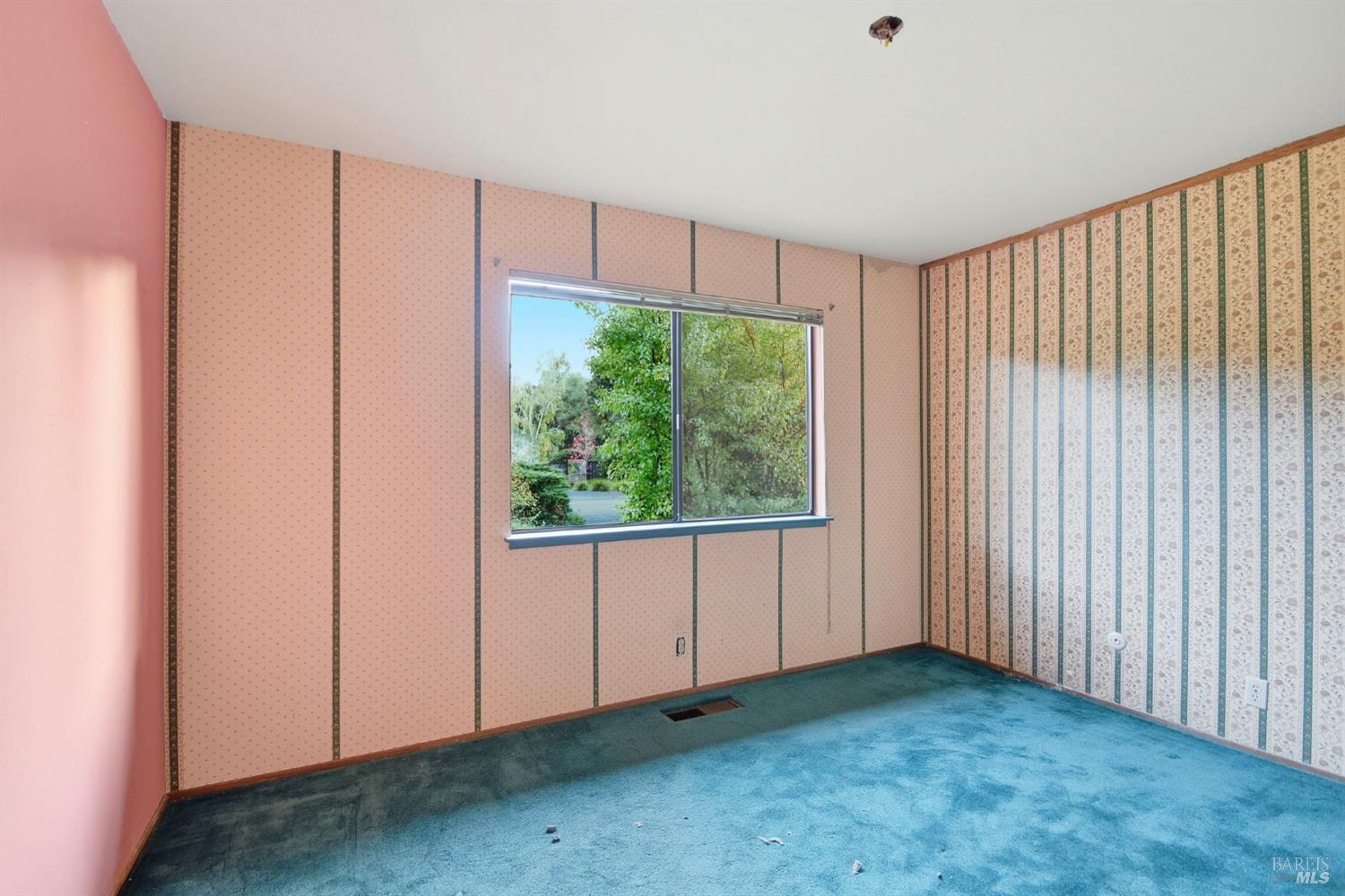 Glen Ellen, California, 95442, United States, 3 Bedrooms Bedrooms, ,3 BathroomsBathrooms,Residential,For Sale,1989437