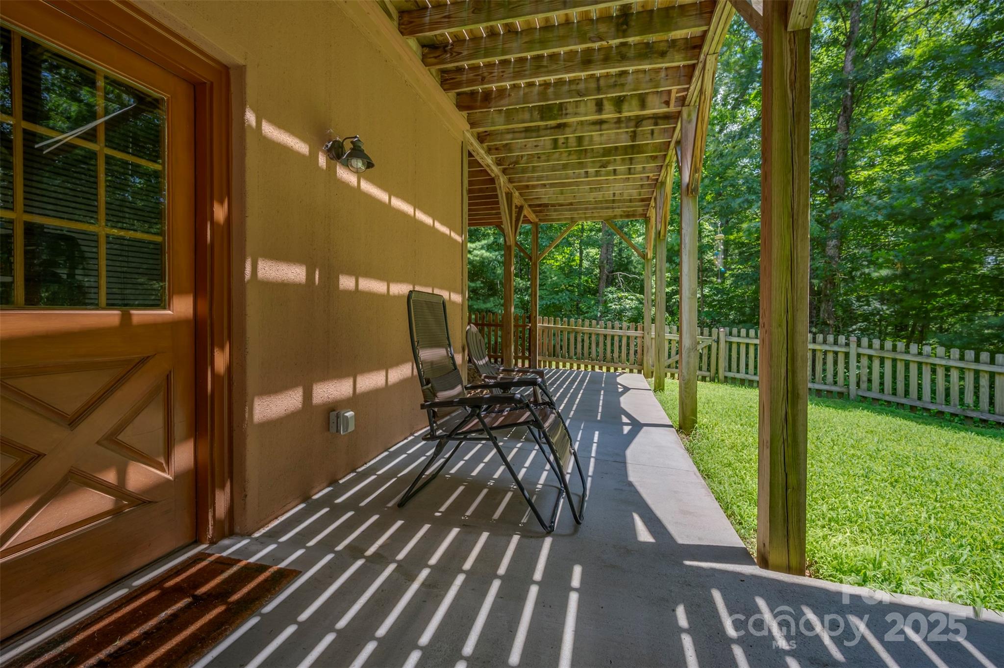 Saluda, North Carolina, 28773, United States, 3 Bedrooms Bedrooms, ,3 BathroomsBathrooms,Residential,For Sale,1978882