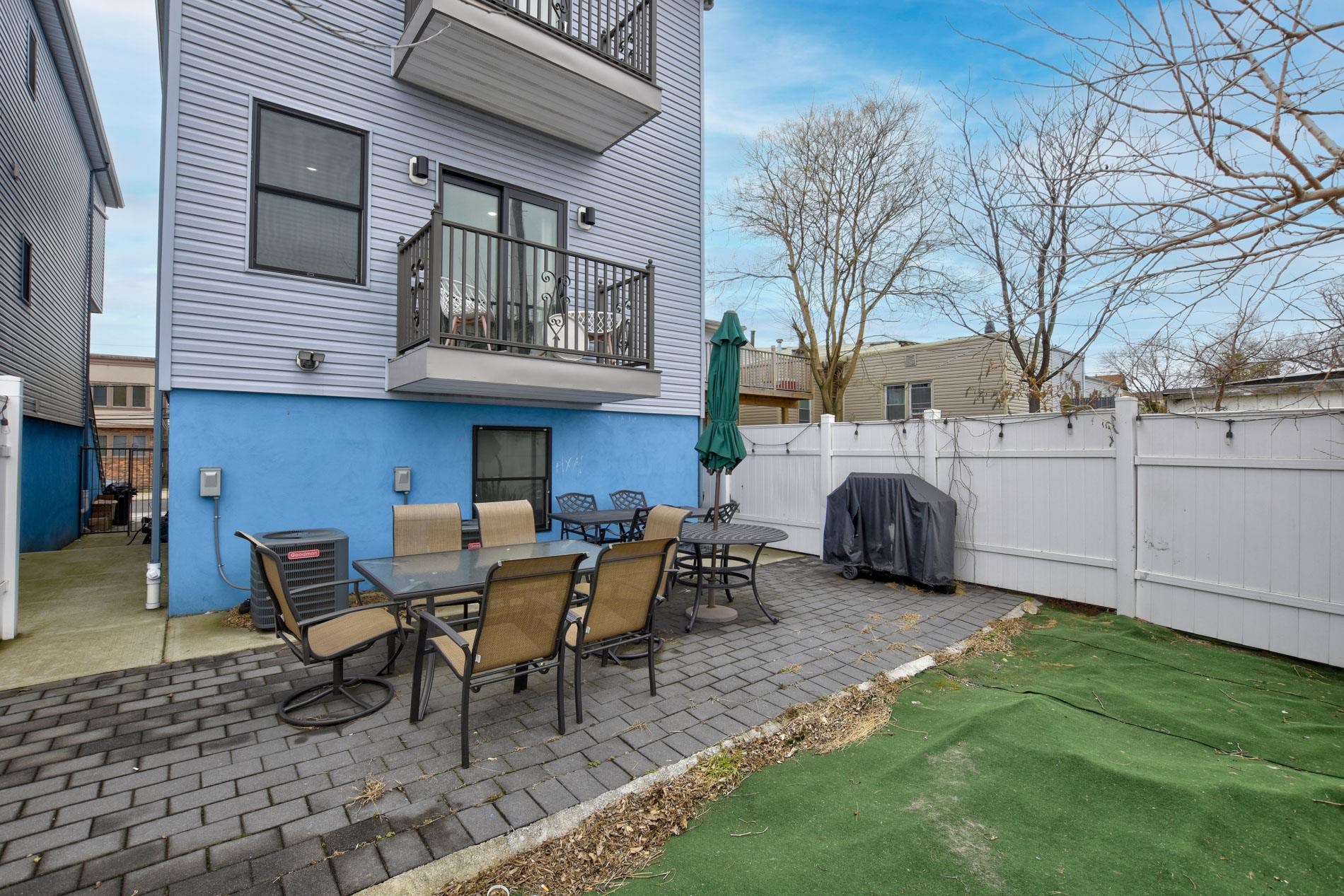 Bayonne, New Jersey, 07002, United States, 7 Bedrooms Bedrooms, ,5 BathroomsBathrooms,Residential,For Sale,1907714