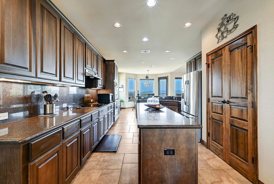 Lago Vista, Texas, 78645, United States, 3 Bedrooms Bedrooms, ,4 BathroomsBathrooms,Residential,For Sale,1828284