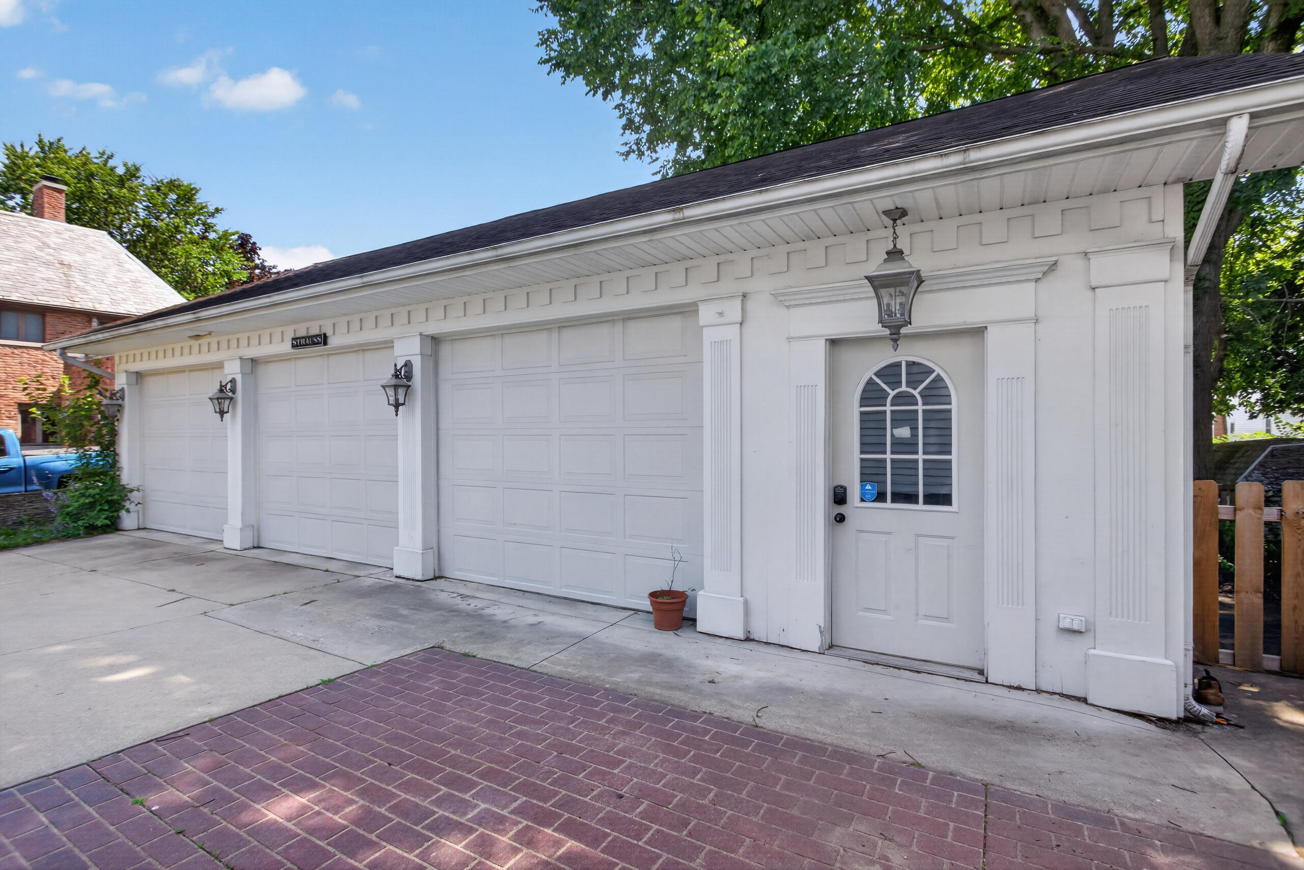 Thompson St, Jackson, MI 49203 #1