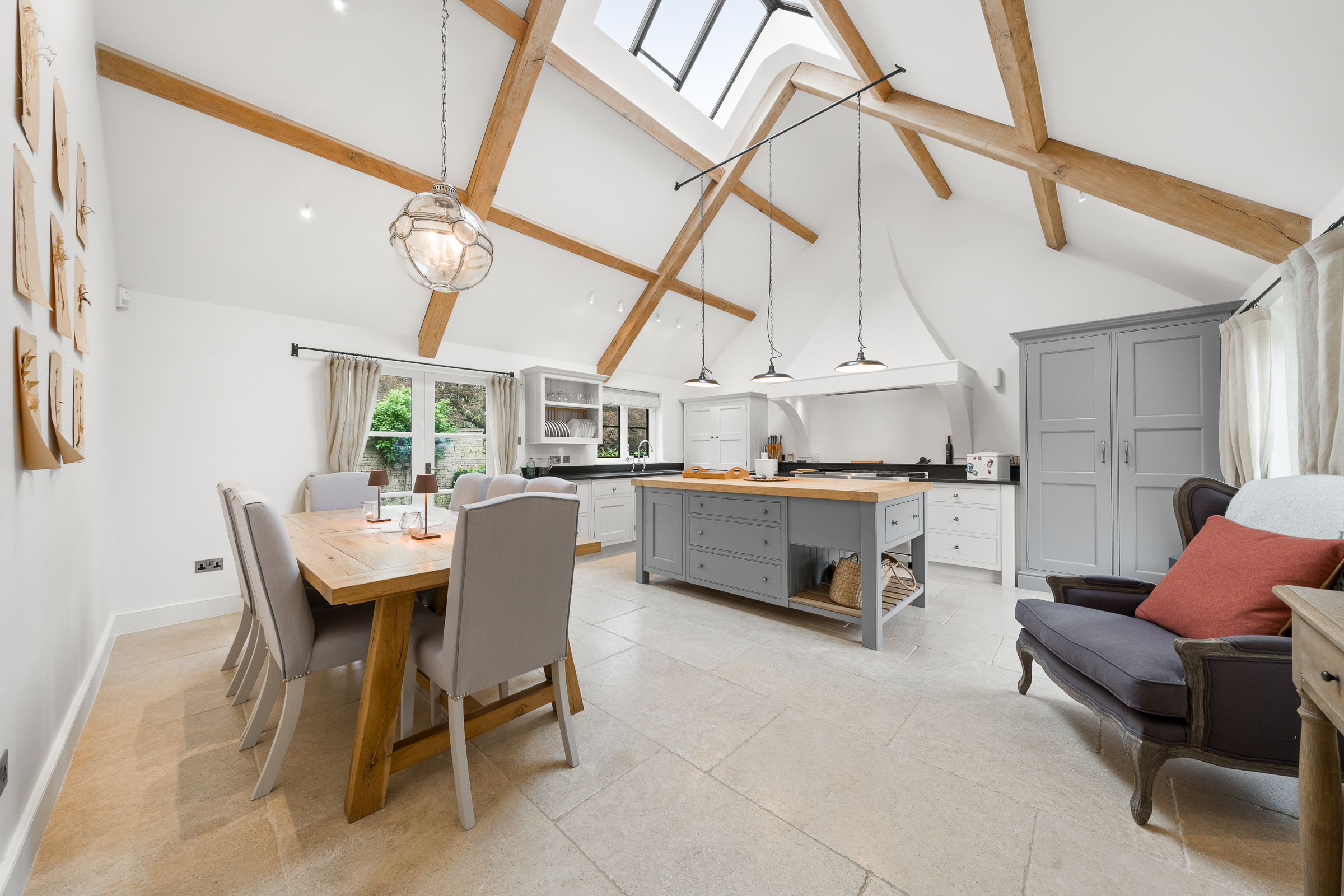  A Complete Cotswold Estate in One of Gloucestershire