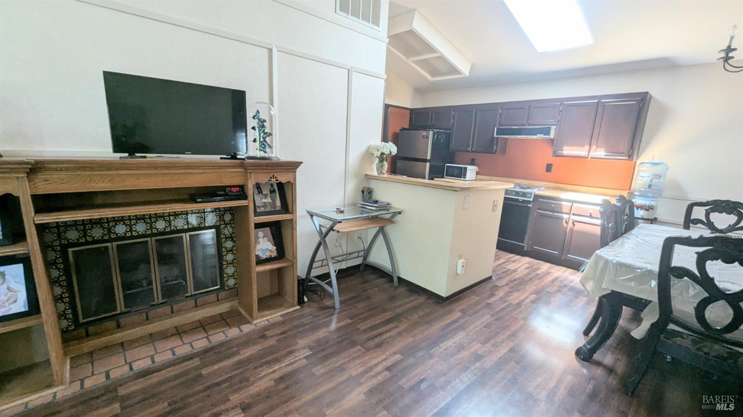 Santa Rosa, California, 95401, United States, 3 Bedrooms Bedrooms, ,2 BathroomsBathrooms,Residential,For Sale,1827098
