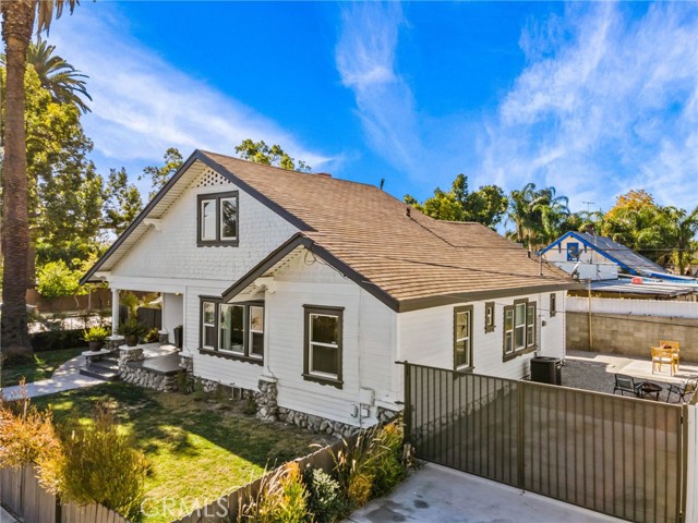 Pomona, California, 91768, United States, 3 Bedrooms Bedrooms, ,2 BathroomsBathrooms,Residential,For Sale,1942945