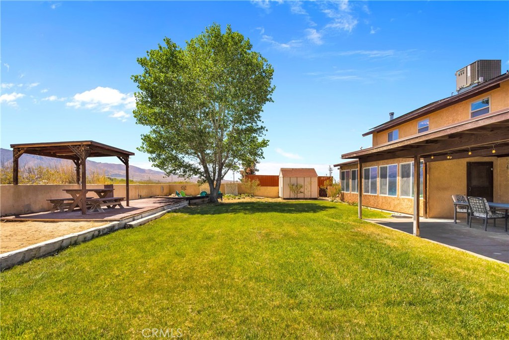 Lucerne Valley, California, 92356, United States, 6 Bedrooms Bedrooms, ,5 BathroomsBathrooms,Residential,For Sale,1986266