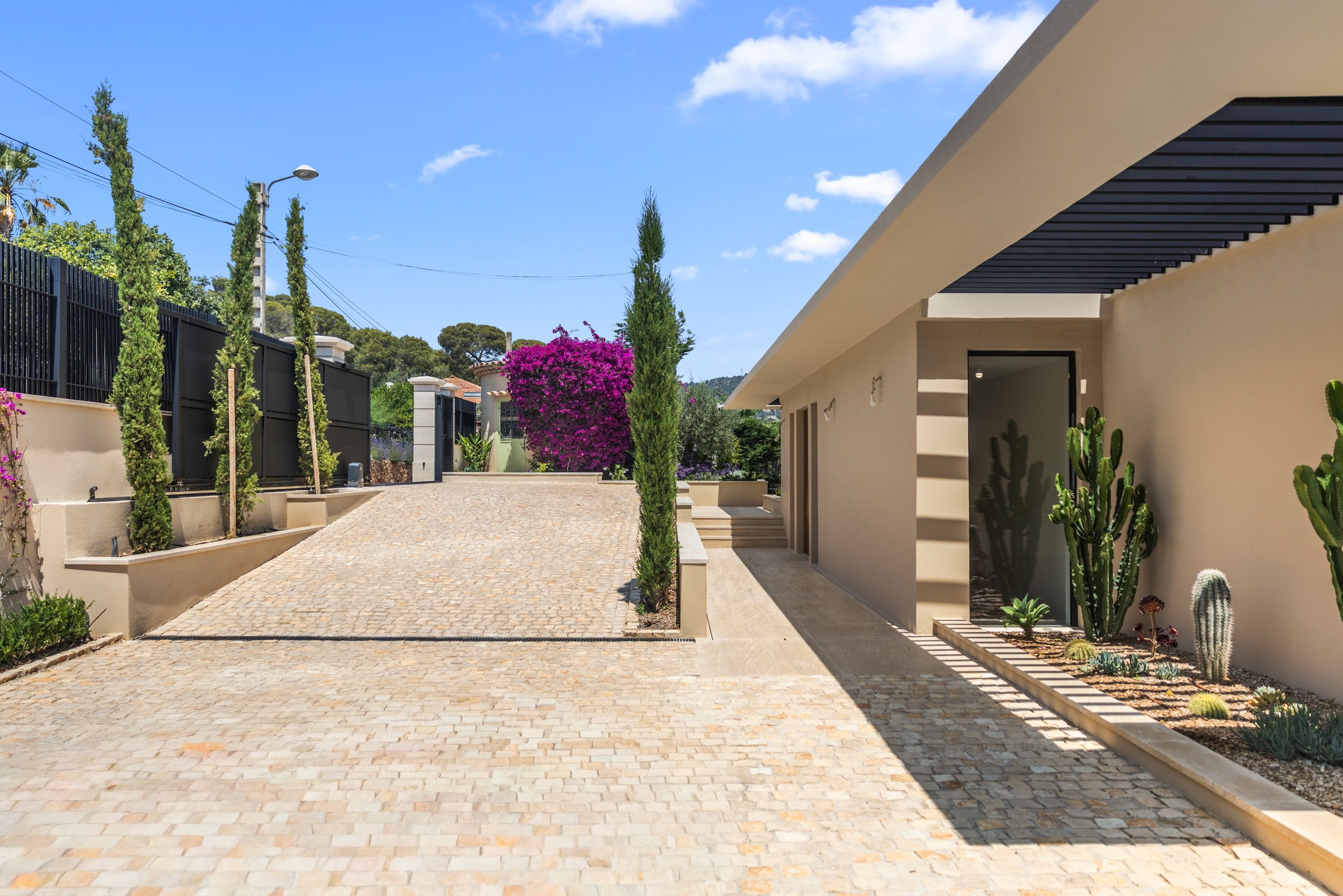  Contemporary villa with panoramic sea views for sale in Nice Mont Boron - 物件實景