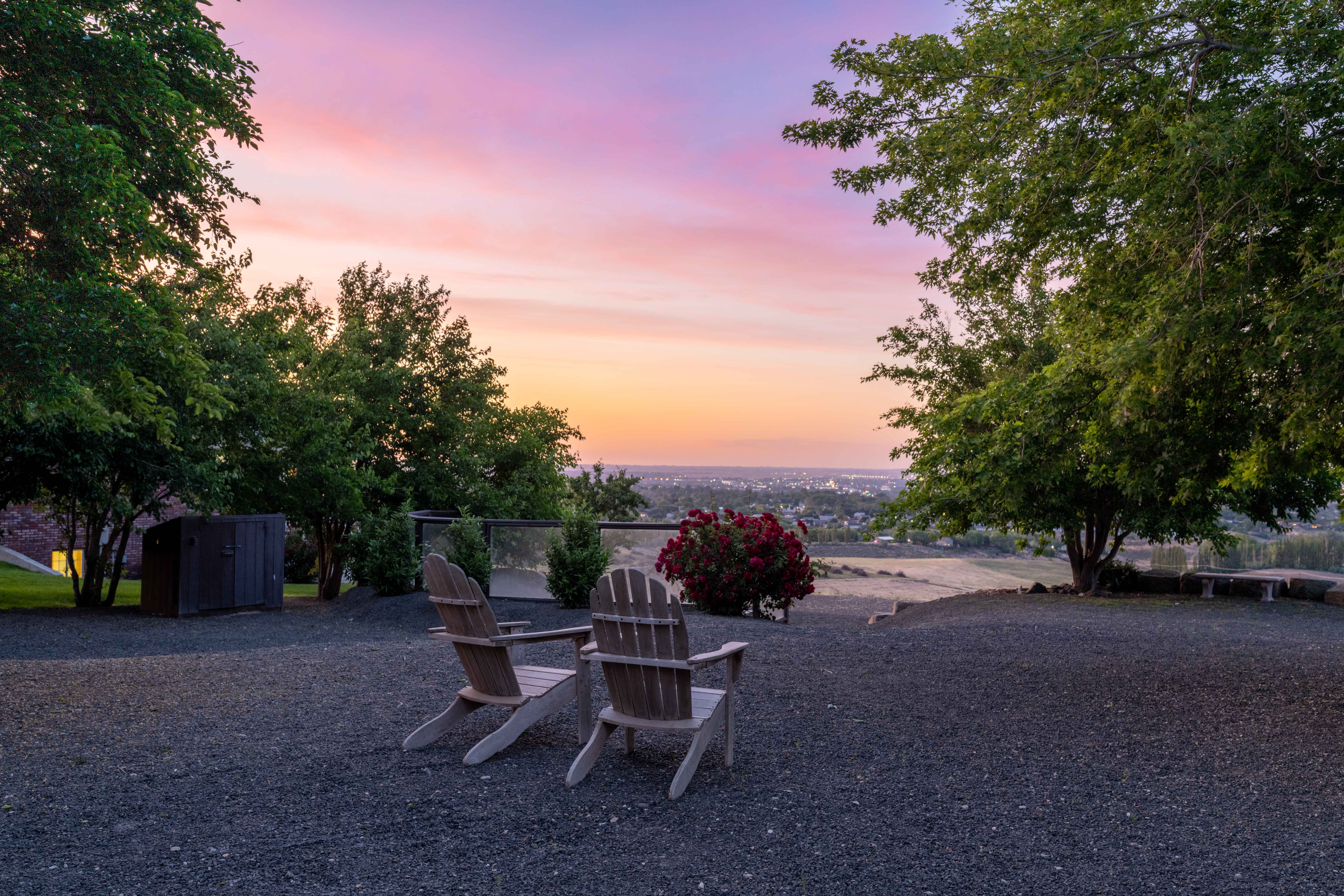  One of Kennewick’s Most Unique Estate Properties - 物件實景