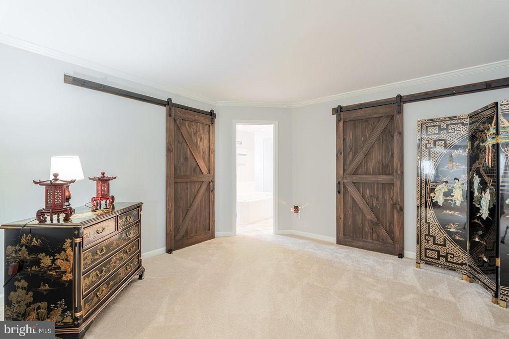 Charles Town, West Virginia, 25414, United States, 4 Bedrooms Bedrooms, ,5 BathroomsBathrooms,Residential,For Sale,1965453