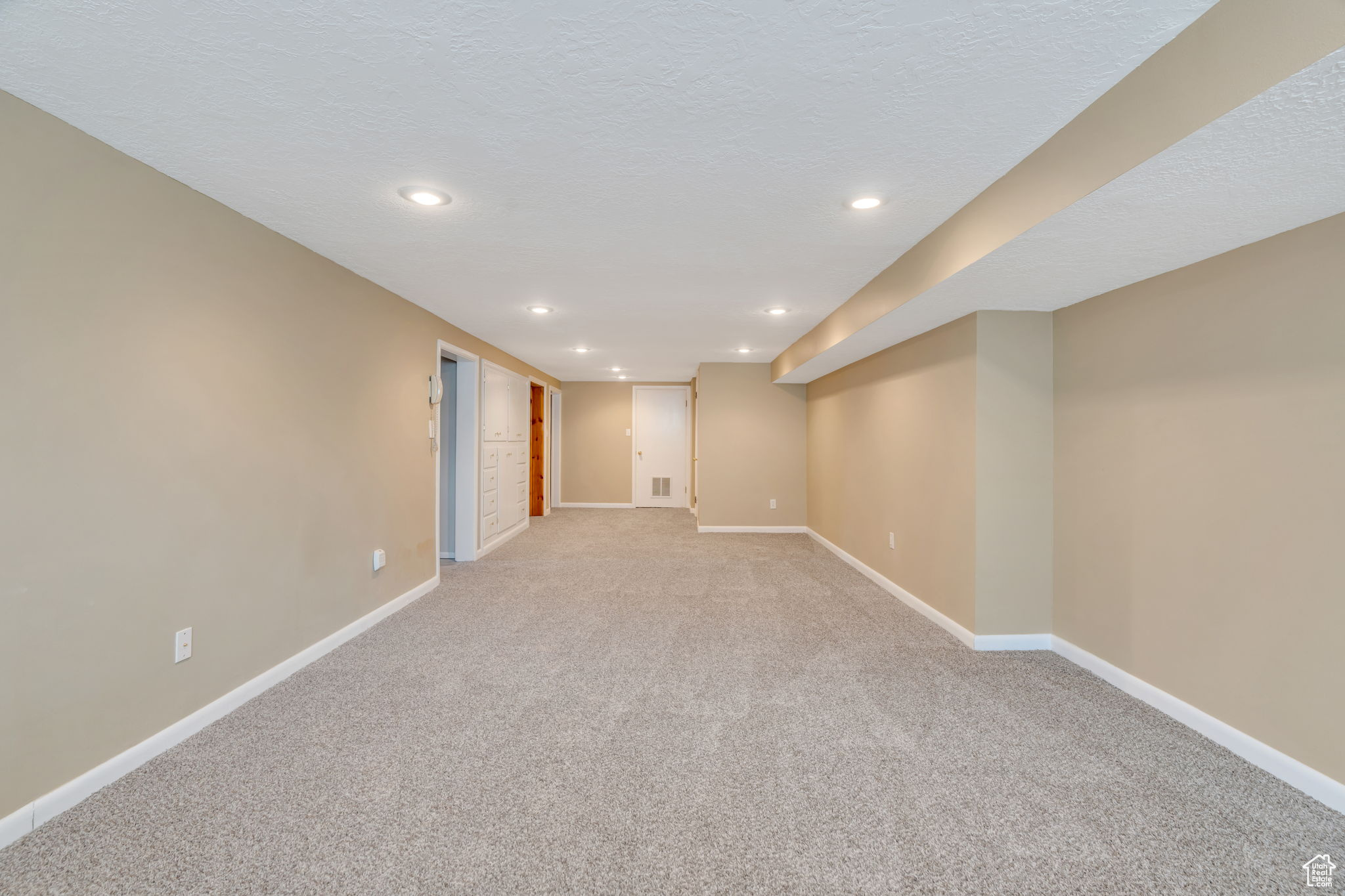 Millcreek, Utah, 84109, United States, 5 Bedrooms Bedrooms, ,1 BathroomBathrooms,Residential,For Sale,1924864
