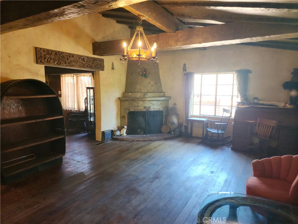 Riverside, California, 92501, United States, 4 Bedrooms Bedrooms, ,2 BathroomsBathrooms,Residential,For Sale,1966223