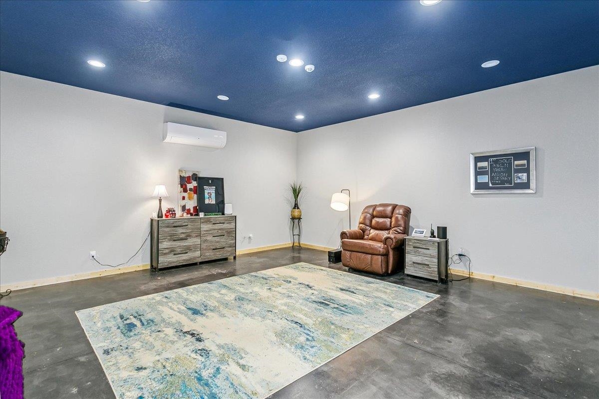 Augusta, Kansas, 67010, United States, 4 Bedrooms Bedrooms, ,4 BathroomsBathrooms,Residential,For Sale,1942309