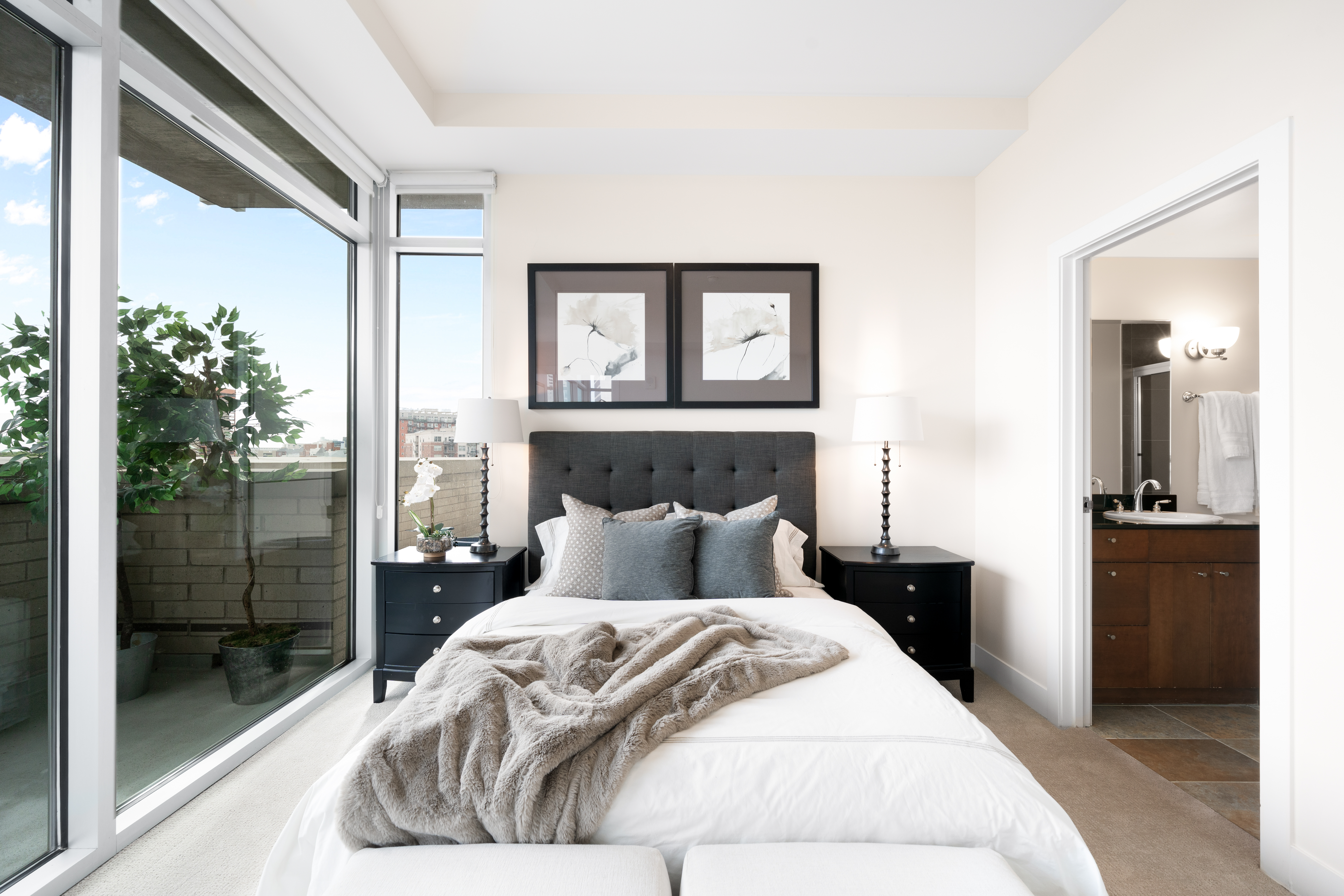  Arguably One of the Finest Condominium Opportunities Under $900,000 in Downtown - 物件實景