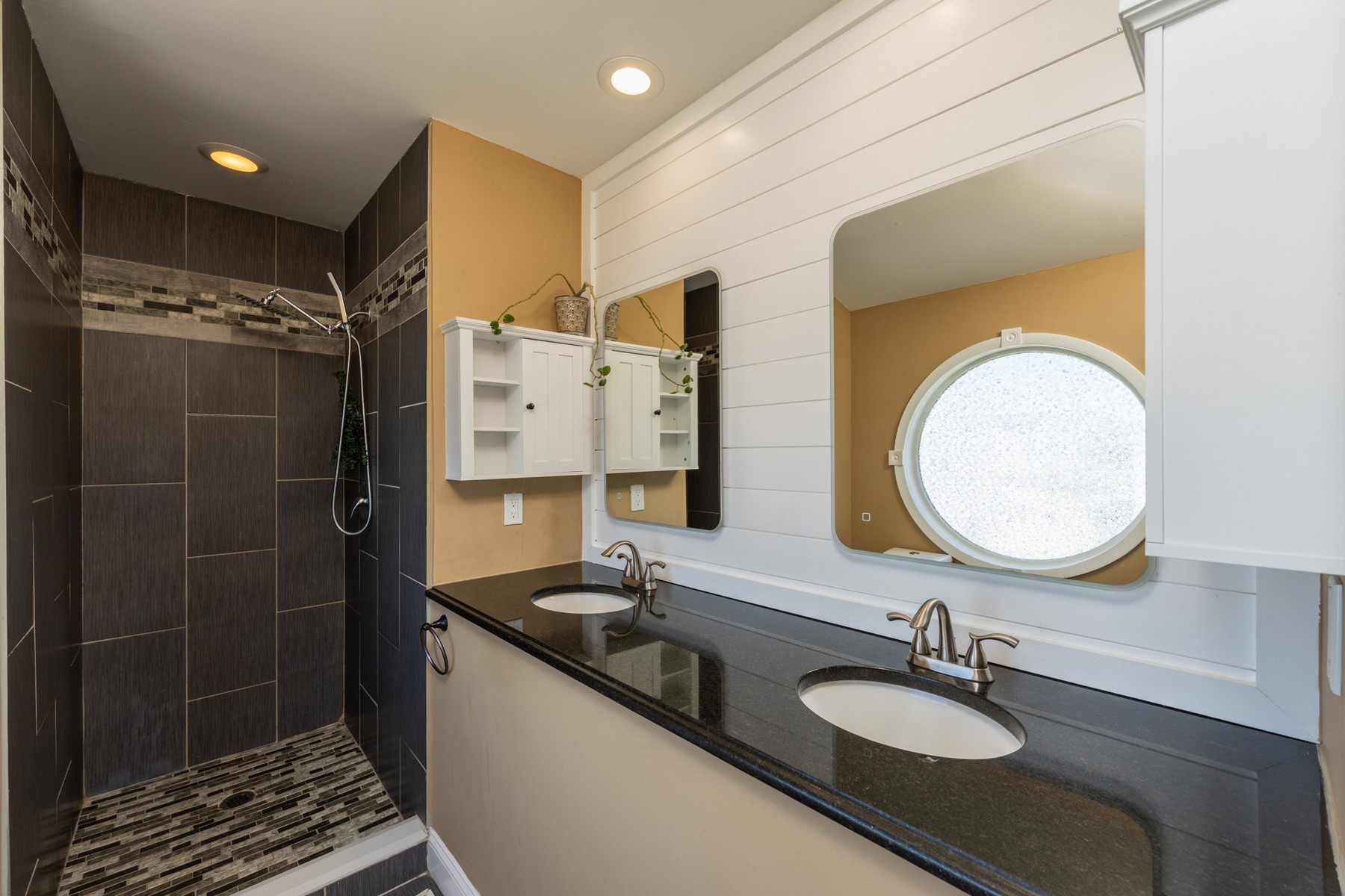  11 Point Drive - 物件實景