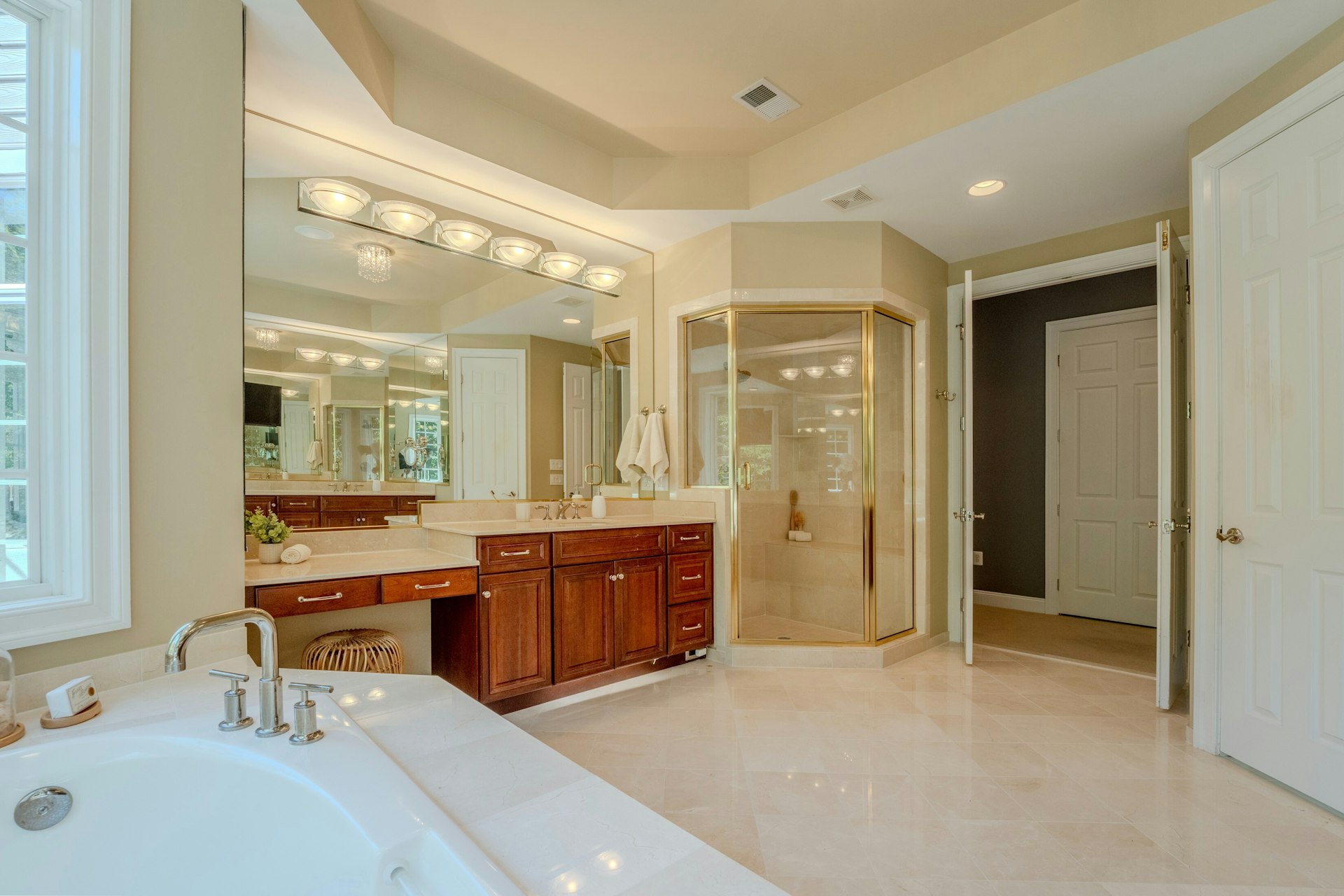  40321 Beacon Hill Drive, Leesburg, VA 20176 - 物件實景