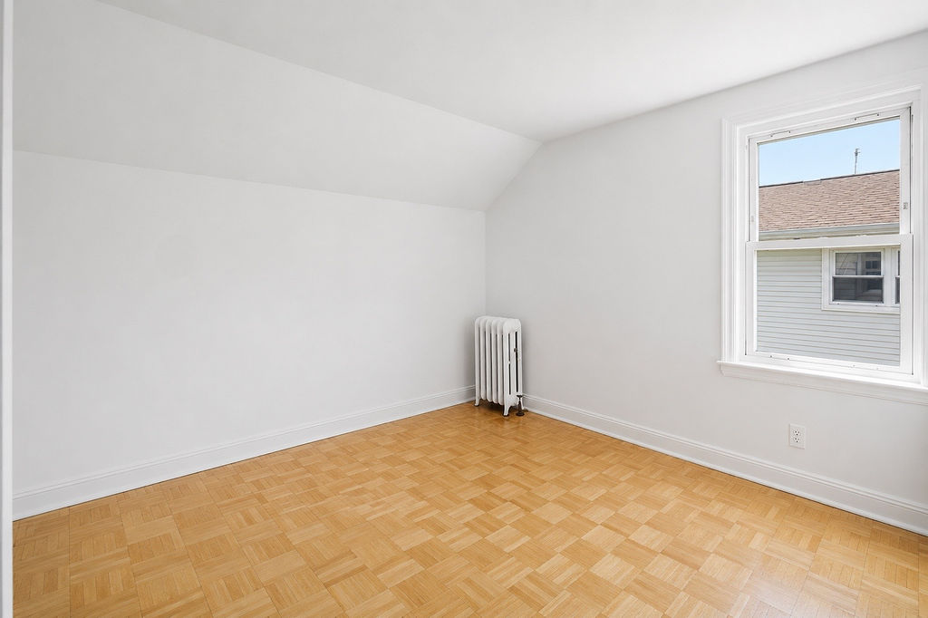 East Rockaway, New York, 11518, United States, 4 Bedrooms Bedrooms, ,2 BathroomsBathrooms,Residential,For Sale,2048552