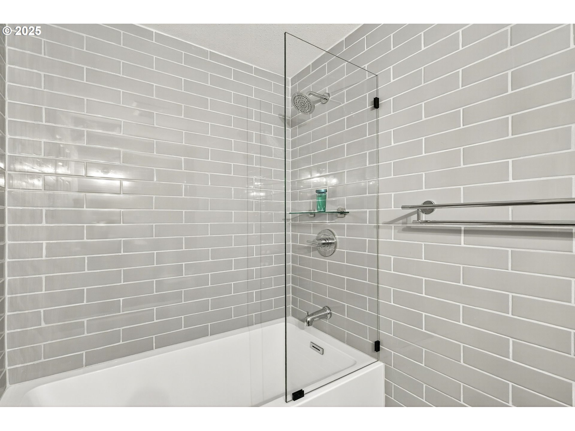 Dundee, Oregon, 97115, United States, 3 Bedrooms Bedrooms, ,2 BathroomsBathrooms,Residential,For Sale,1903917