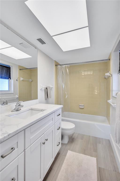 Sarasota, Florida, 34242, United States, 2 Bedrooms Bedrooms, ,2 BathroomsBathrooms,Residential,For Sale,1961687