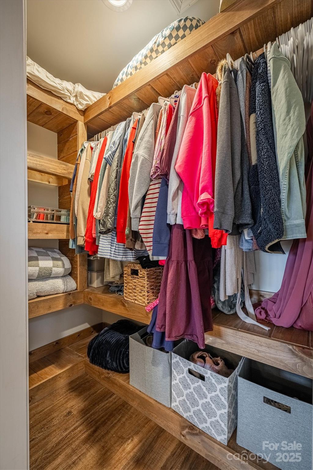 Lenoir, North Carolina, 28645, United States, 3 Bedrooms Bedrooms, ,3 BathroomsBathrooms,Residential,For Sale,1992065