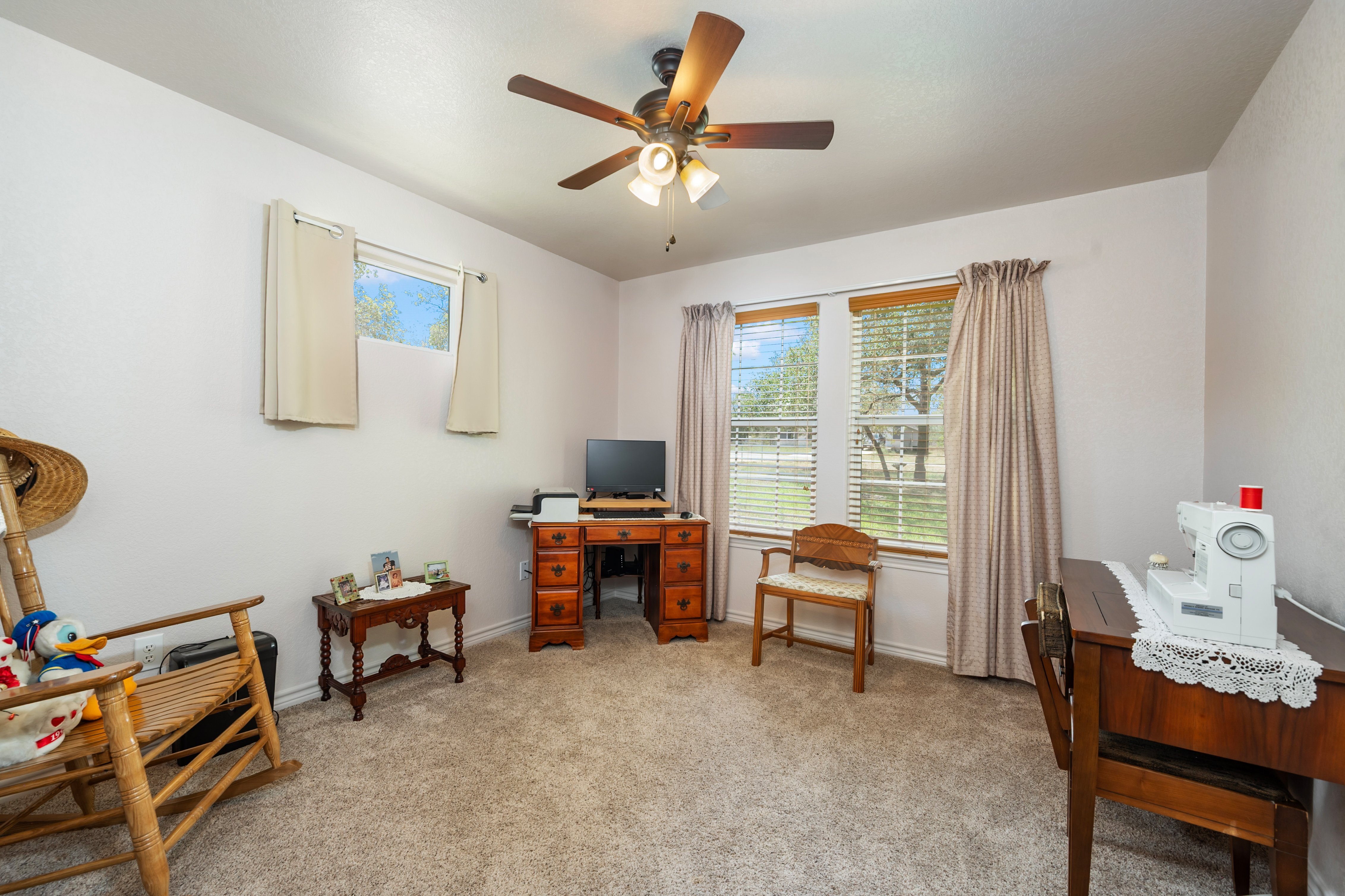  Spacious Poteet Home on 1.02 Acres - 物件實景