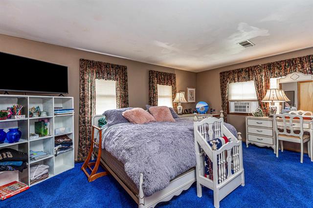 Galena, Illinois, 61036, United States, 4 Bedrooms Bedrooms, ,2 BathroomsBathrooms,Residential,For Sale,1885335