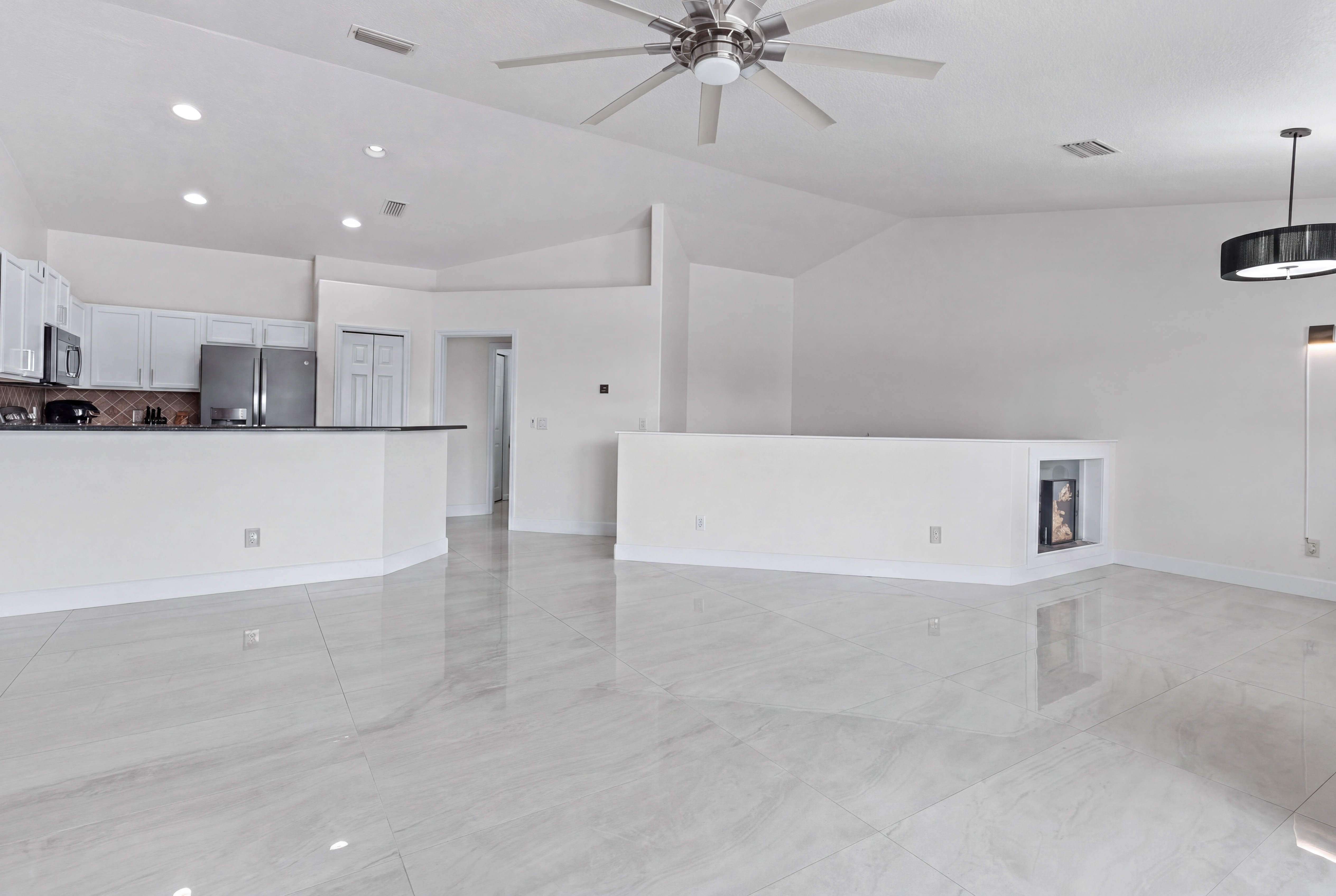  1883 Cato Court, Unit #B-2, Indialantic, FL, 32903 - 物件實景