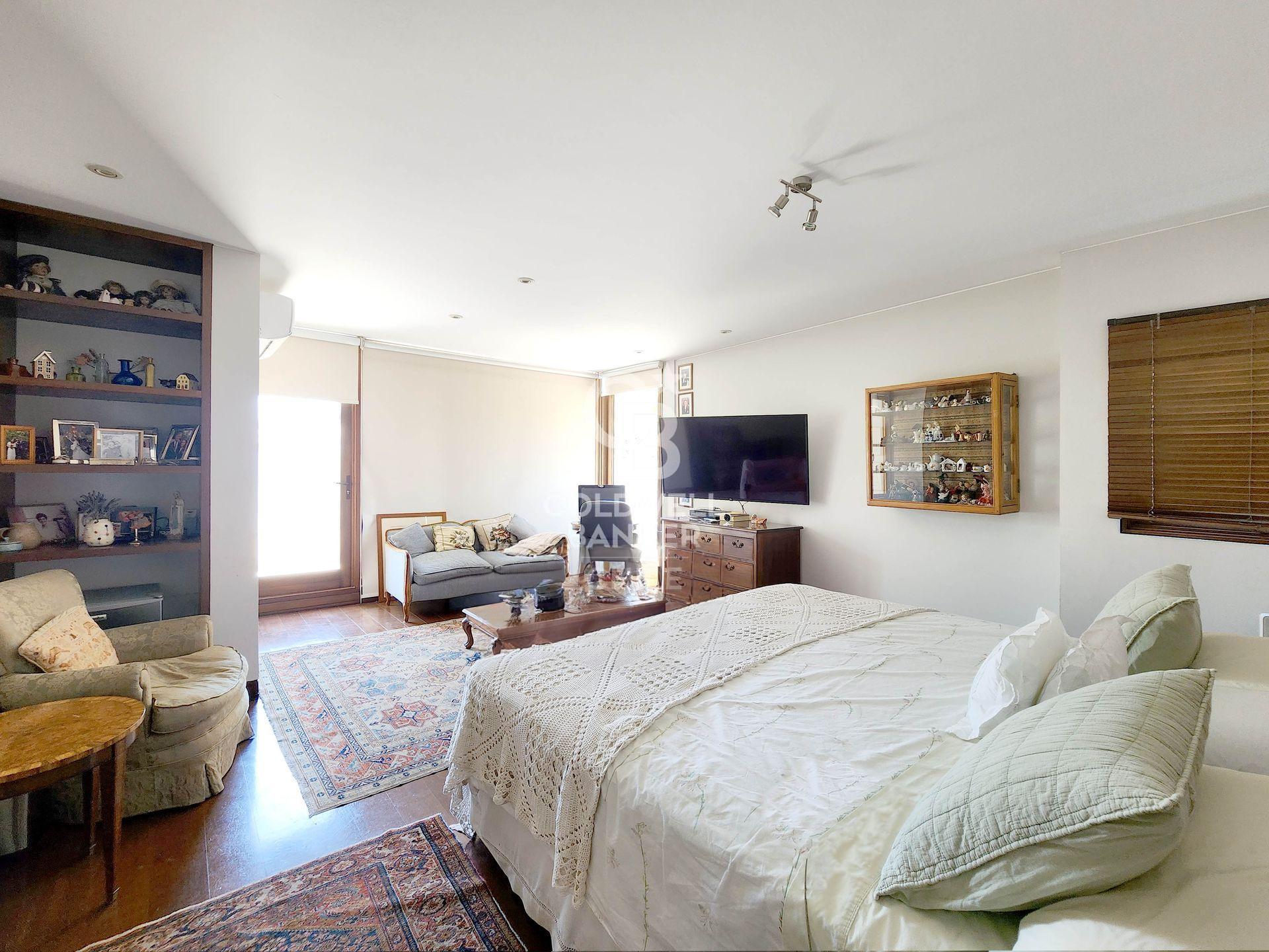 Vitacura, Chile, 3 Bedrooms Bedrooms, ,4 BathroomsBathrooms,Residential,For Sale,1867127