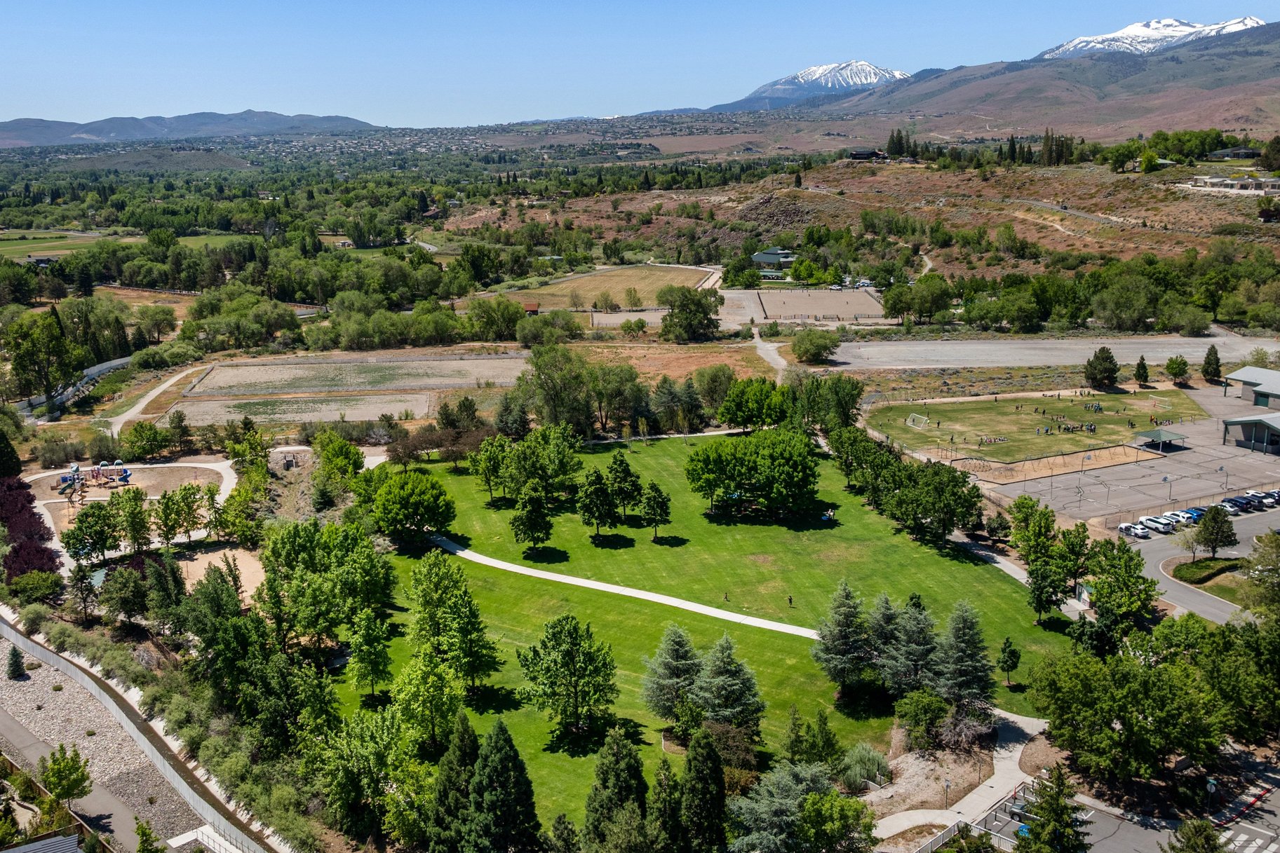  Custom 5-Bedroom Home on a Premium Lot in Rancharrah - 物件實景