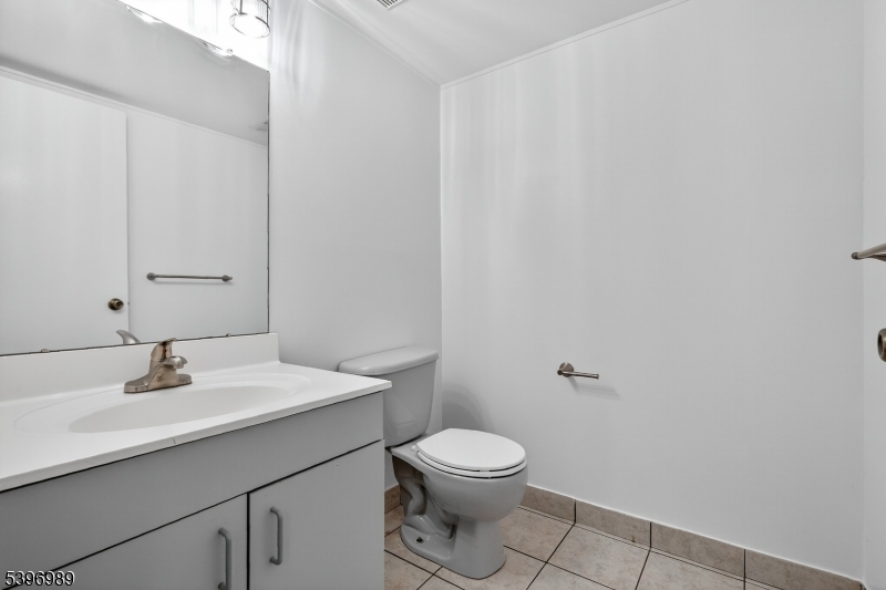 Franklin Twp., New Jersey, 08873, United States, 2 Bedrooms Bedrooms, ,3 BathroomsBathrooms,Residential,For Sale,1993021