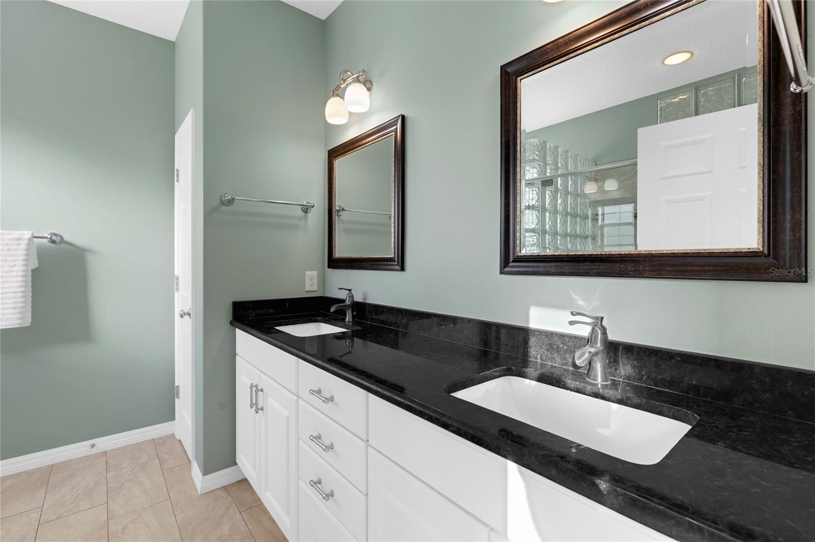 WEIRSDALE, Florida, 32195, United States, 5 Bedrooms Bedrooms, ,3 BathroomsBathrooms,Residential,For Sale,1979385