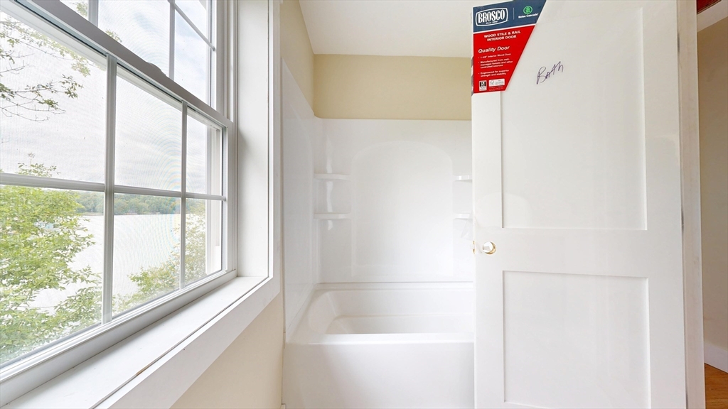 Worcester, Massachusetts, 01606, United States, 2 Bedrooms Bedrooms, ,2 BathroomsBathrooms,Residential,For Sale,1876220