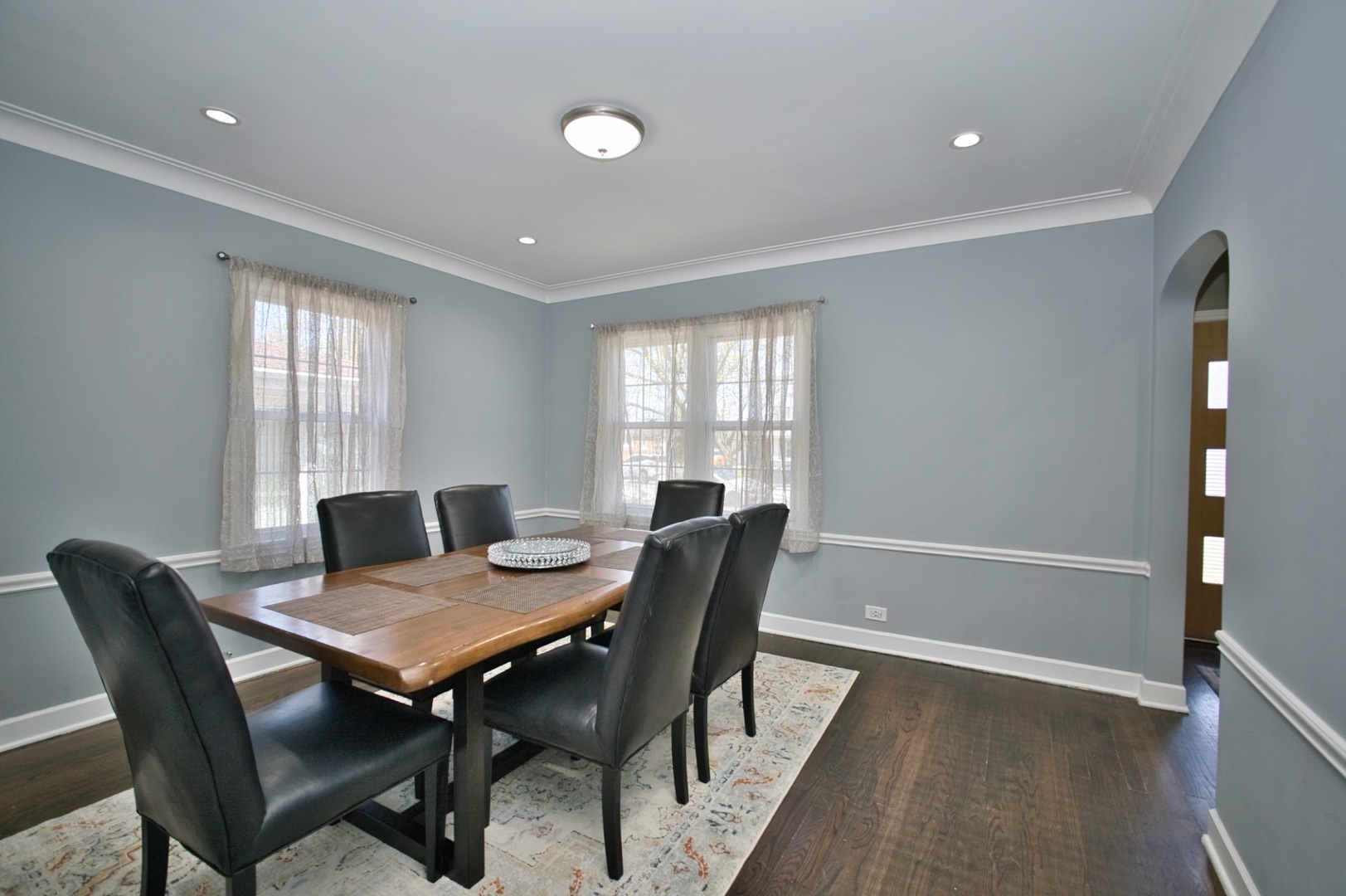 Lincolnwood, Illinois, 60712, United States, 3 Bedrooms Bedrooms, ,2 BathroomsBathrooms,Residential,For Sale,1863685