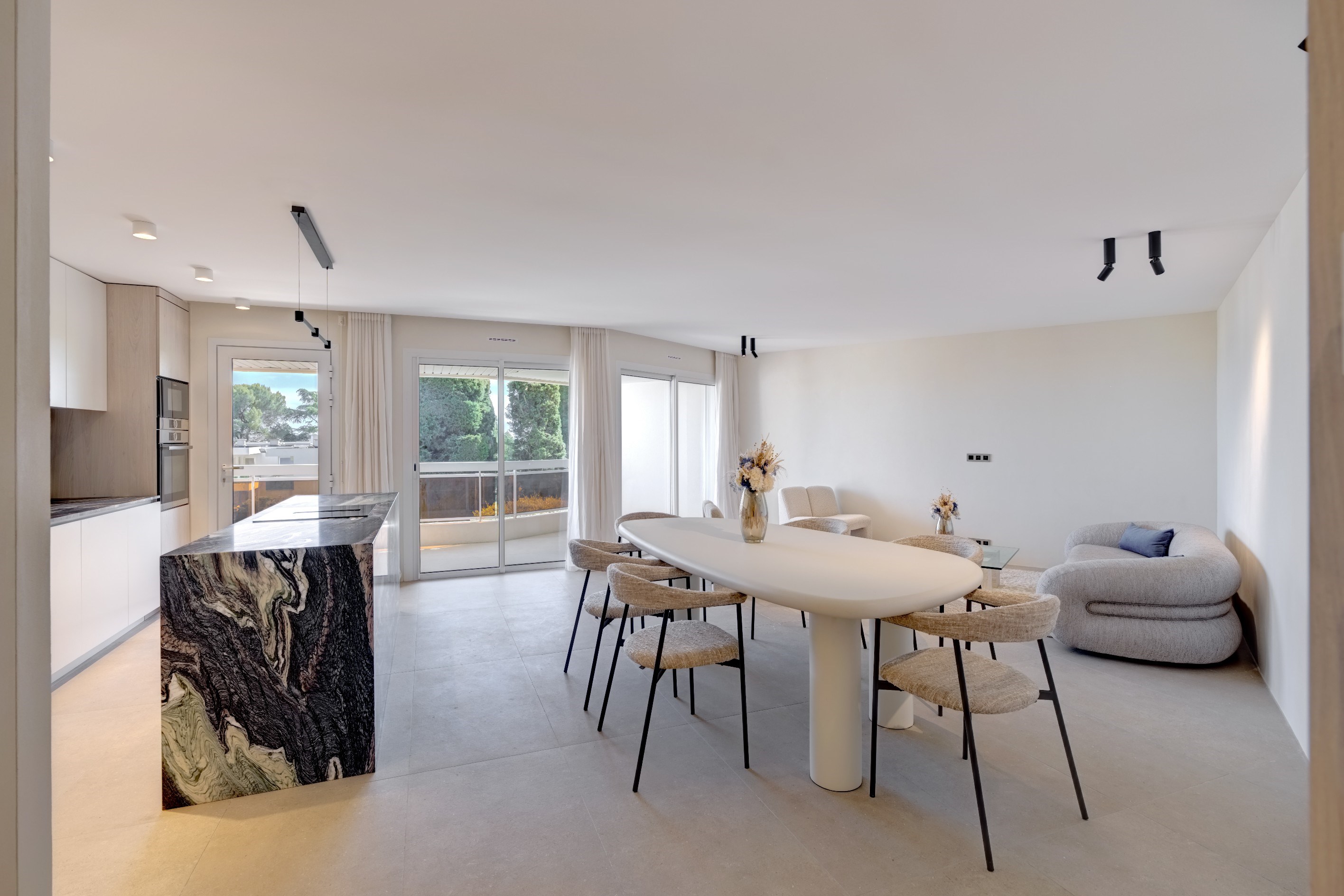  Renovated 113 sqm apartment with terrace and partial sea view - residence with … - 物件實景