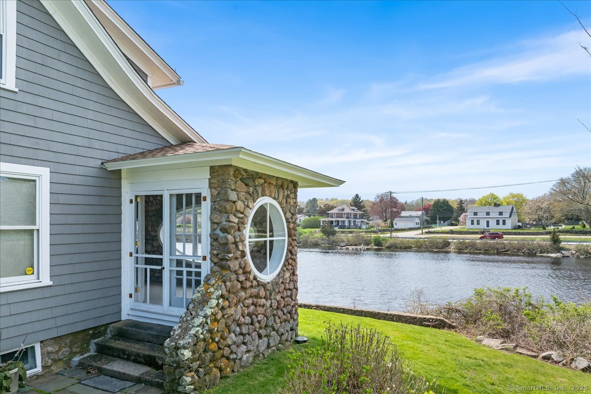 Stonington, Connecticut, 06379, United States, 3 Bedrooms Bedrooms, ,3 BathroomsBathrooms,Residential,For Sale,1830506
