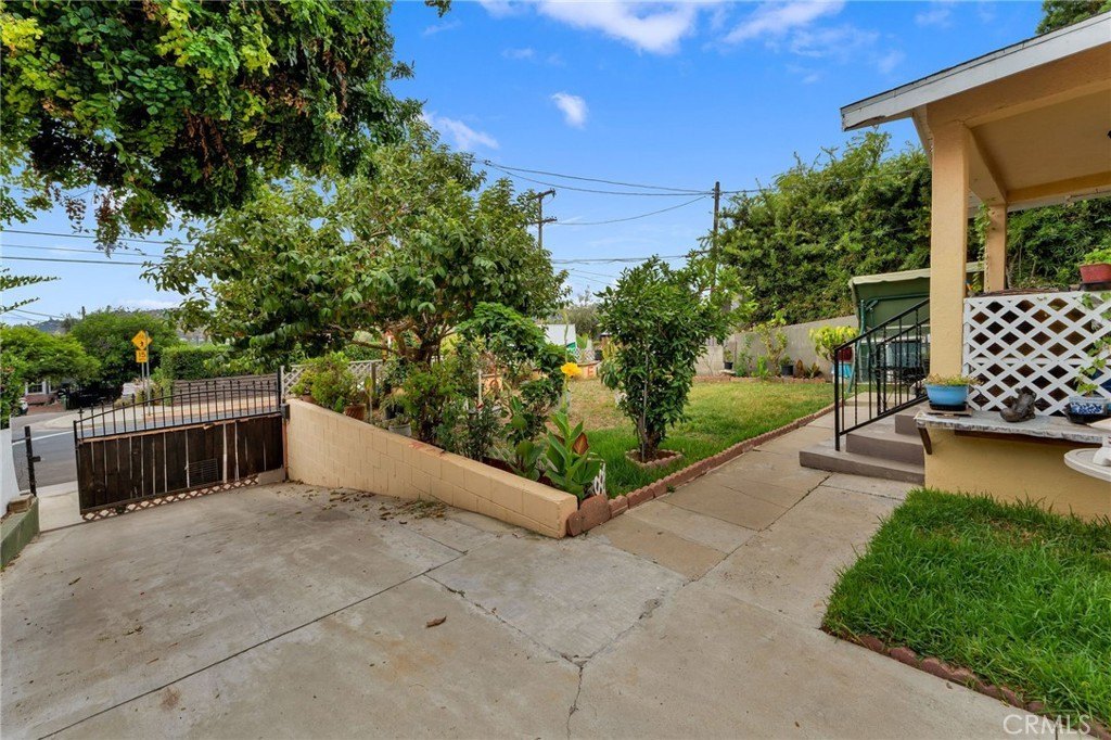 Los Angeles, California, 90065, United States, 2 Bedrooms Bedrooms, ,1 BathroomBathrooms,Residential,For Sale,1931706