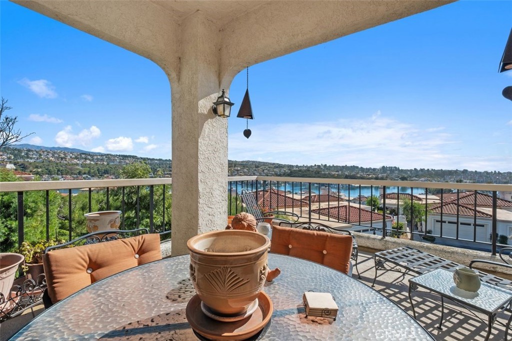 Mission Viejo, California, 92692, United States, 2 Bedrooms Bedrooms, ,1 BathroomBathrooms,Residential,For Sale,1989718